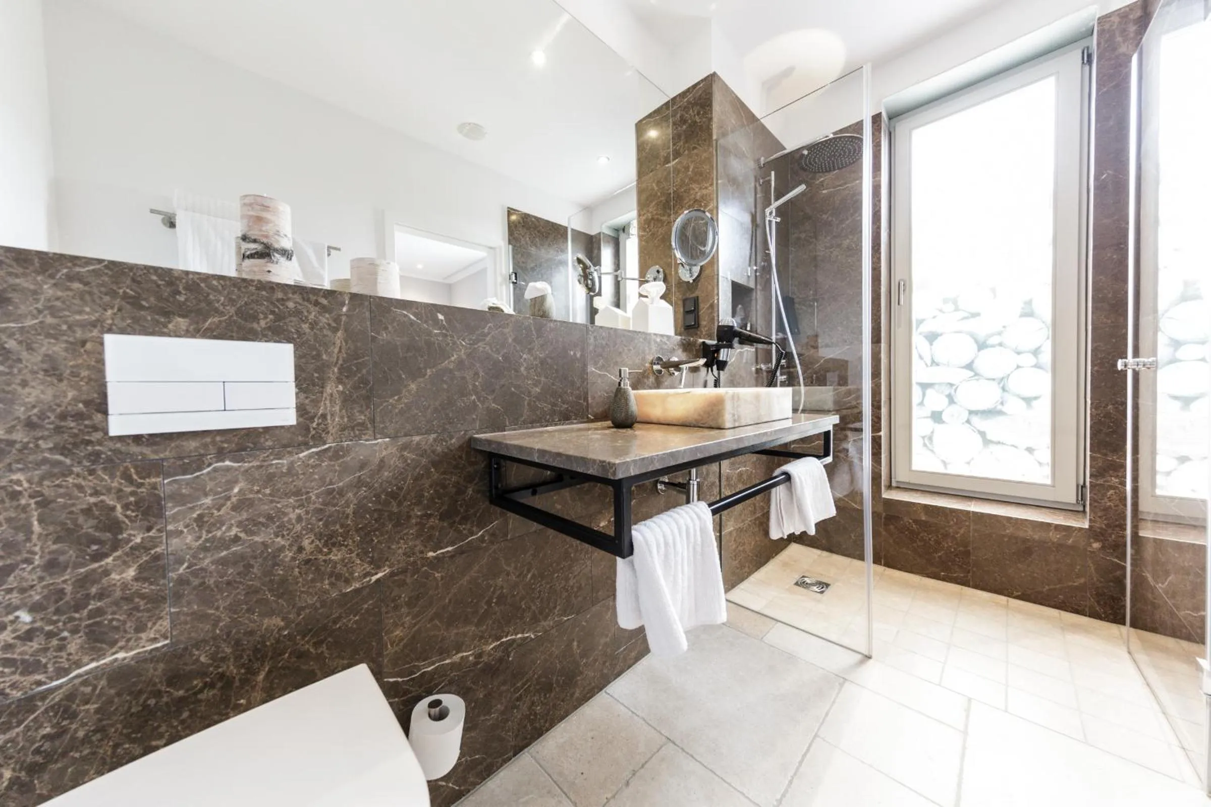 Shower in cantera by Wiegand