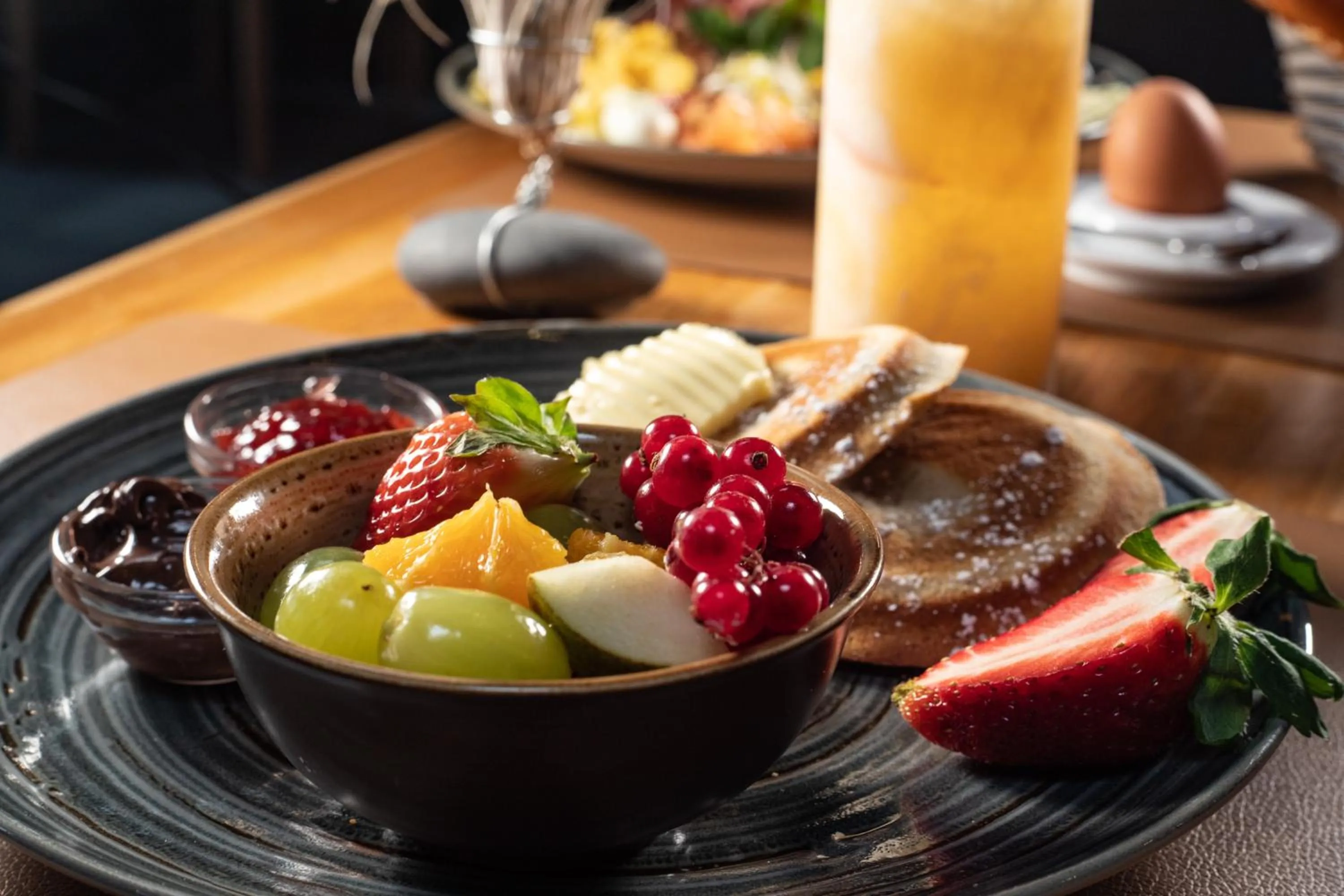 Breakfast in cantera by Wiegand