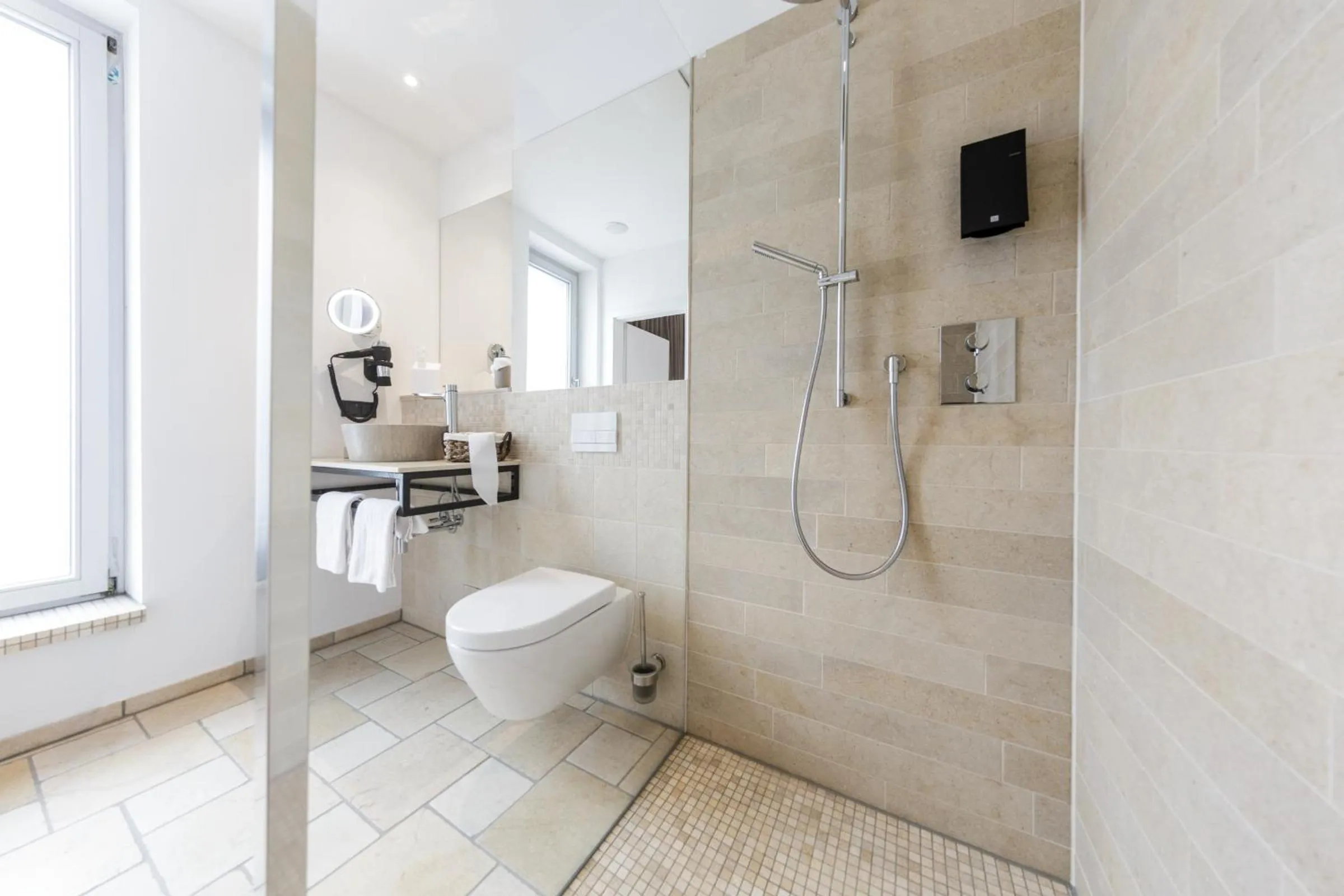 Shower in cantera by Wiegand