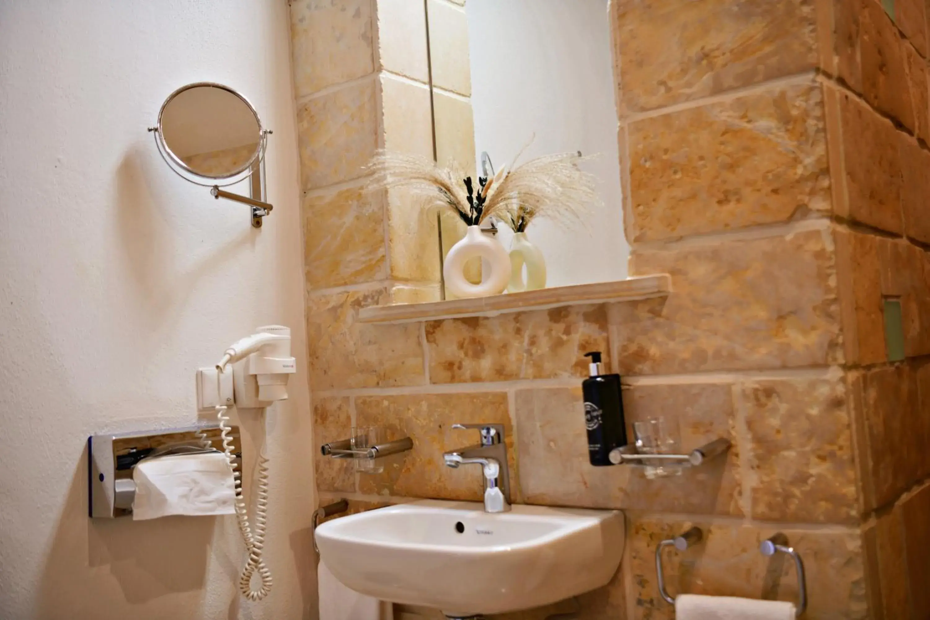 Bathroom in cantera by Wiegand Bathroom in cantera by Wiegand