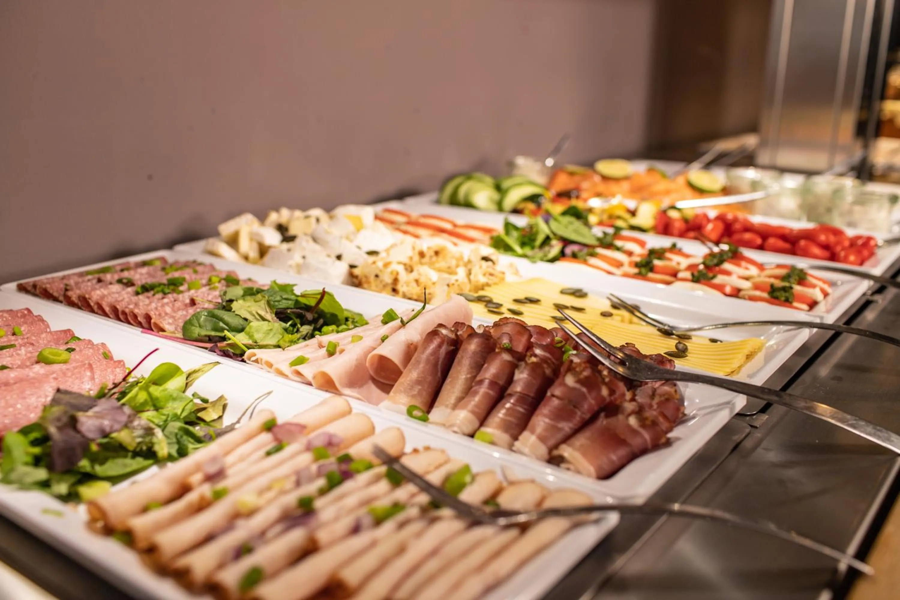 Breakfast in cantera by Wiegand