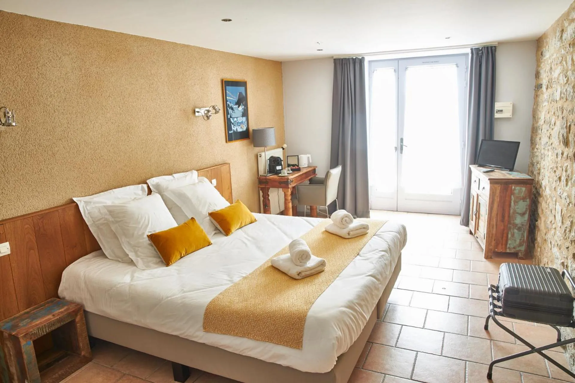 Photo of the whole room, Bed in Domaine Utah Beach - Le Grand Hard