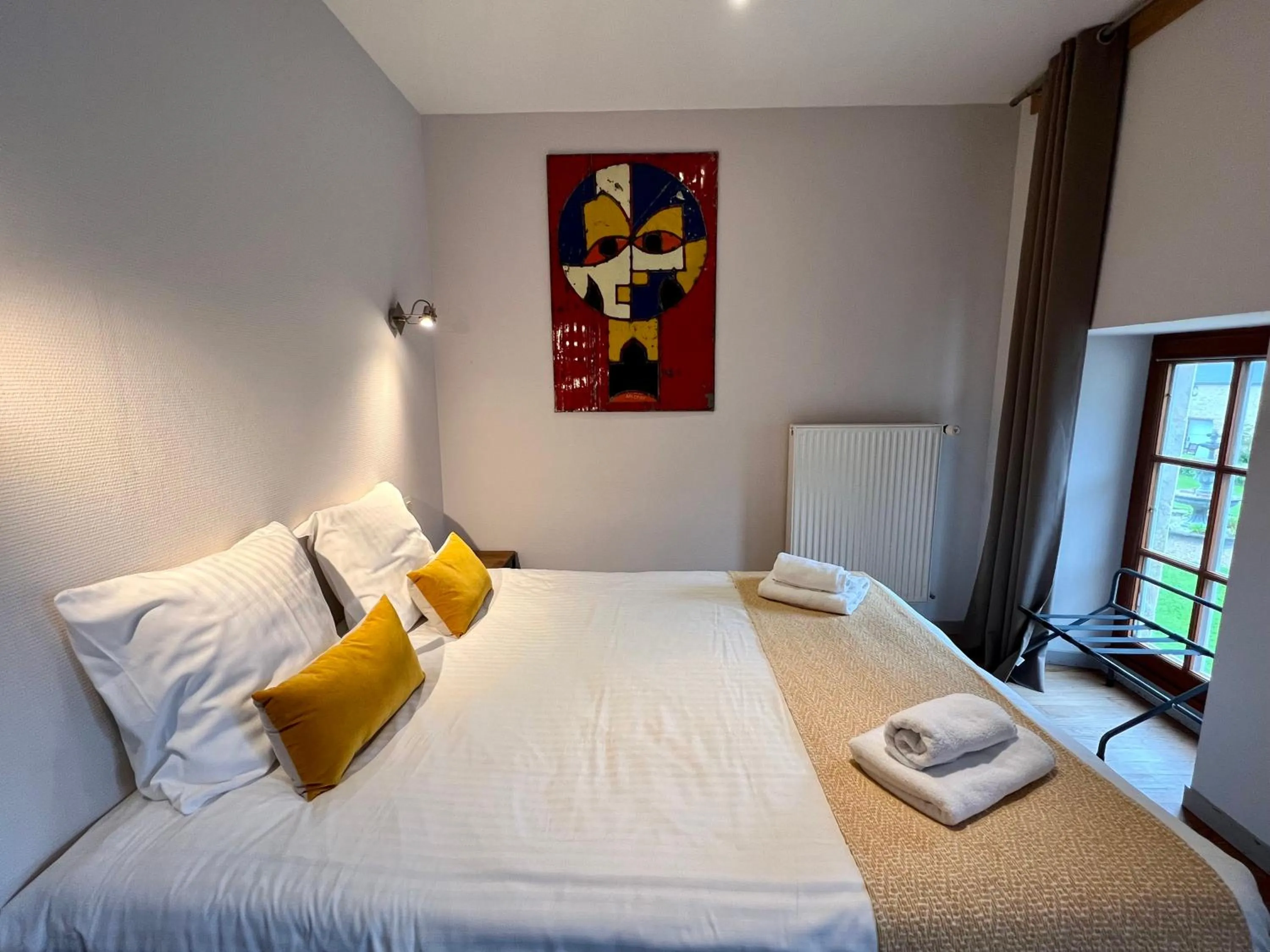 Photo of the whole room, Bed in Domaine Utah Beach - Le Grand Hard