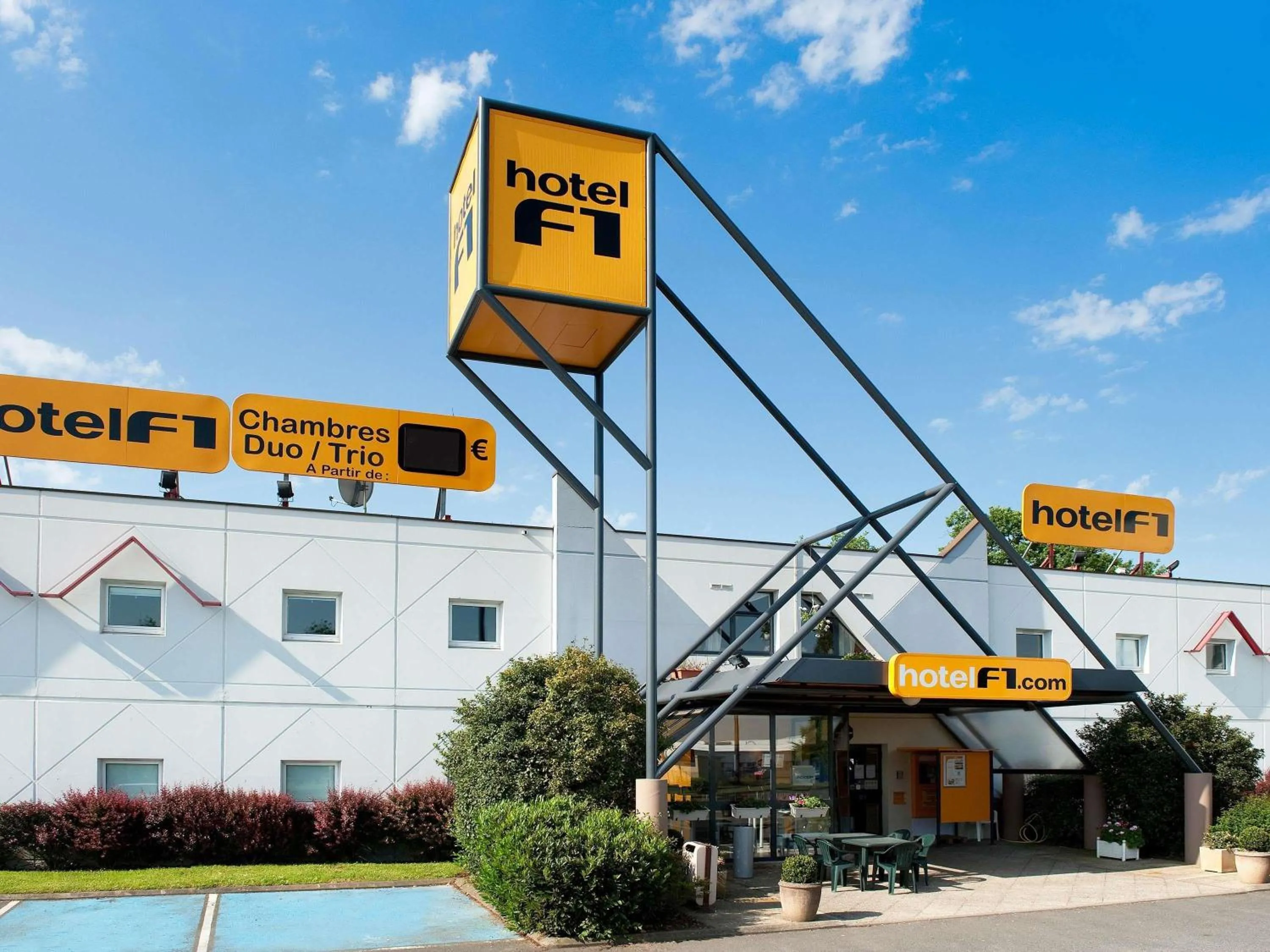 Property building in hotelF1 Beauvais