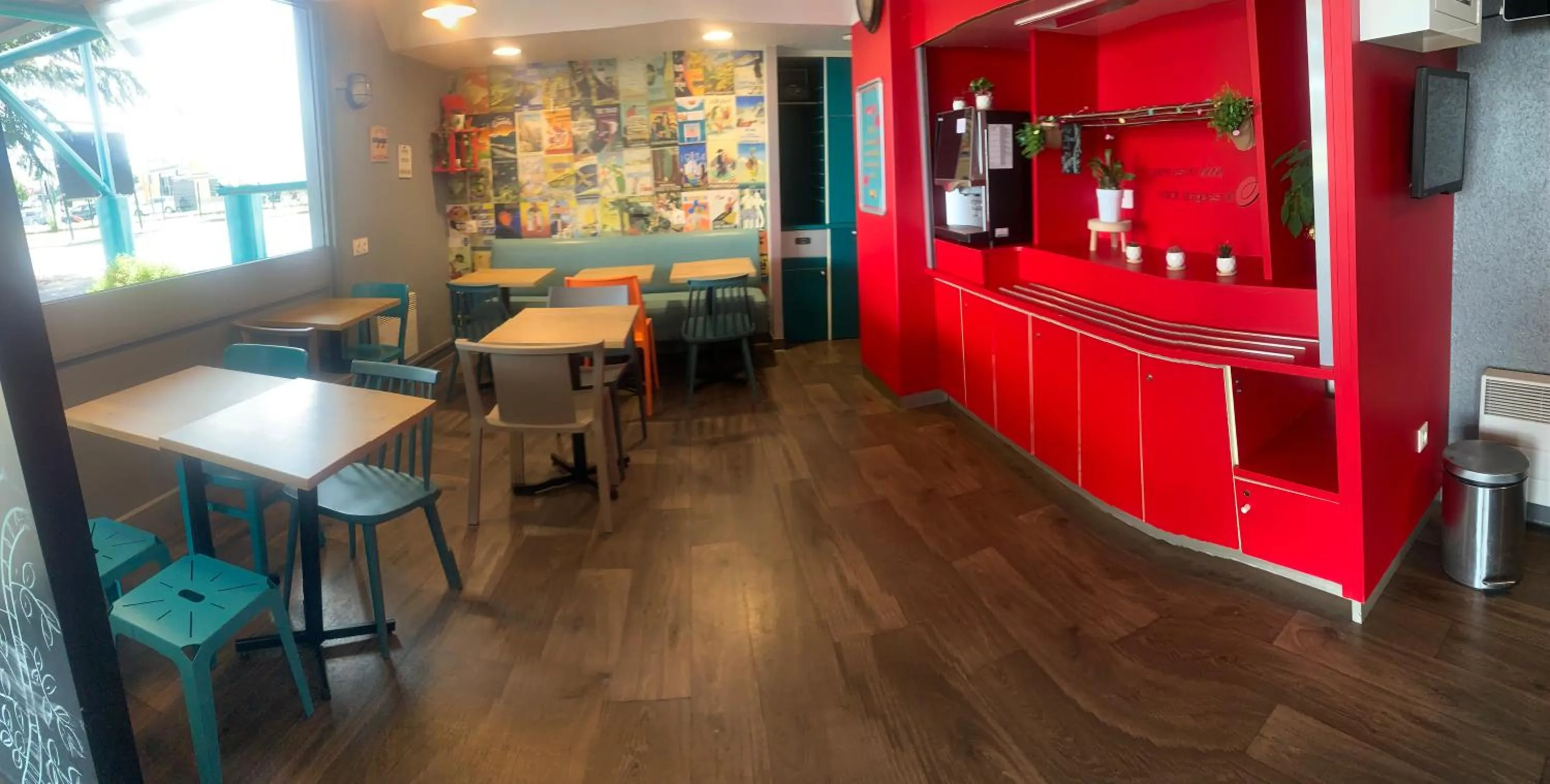 Buffet breakfast in hotelF1 Beauvais