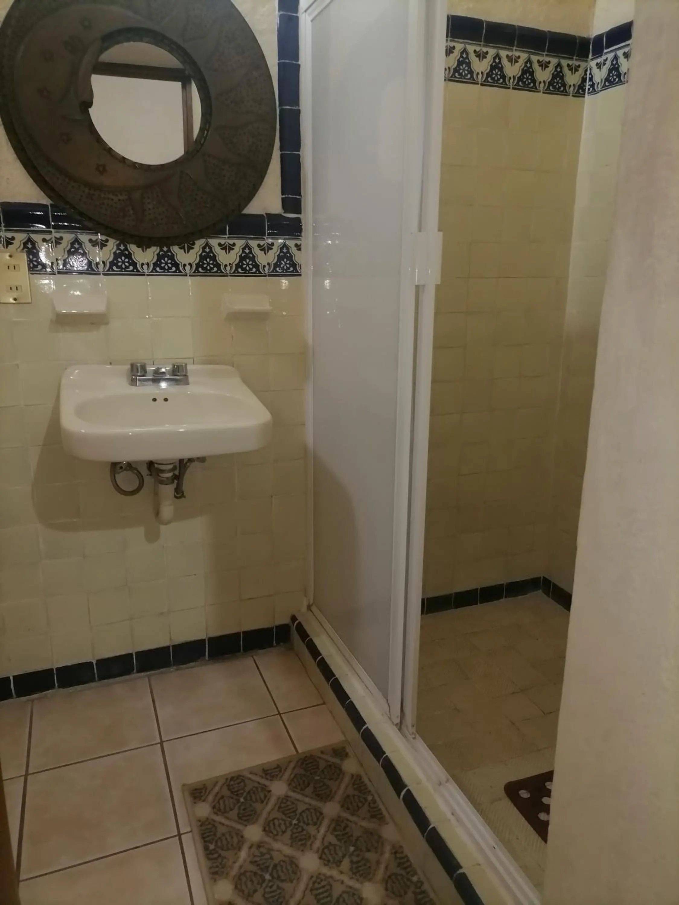 Bathroom in Posada Bugambilias