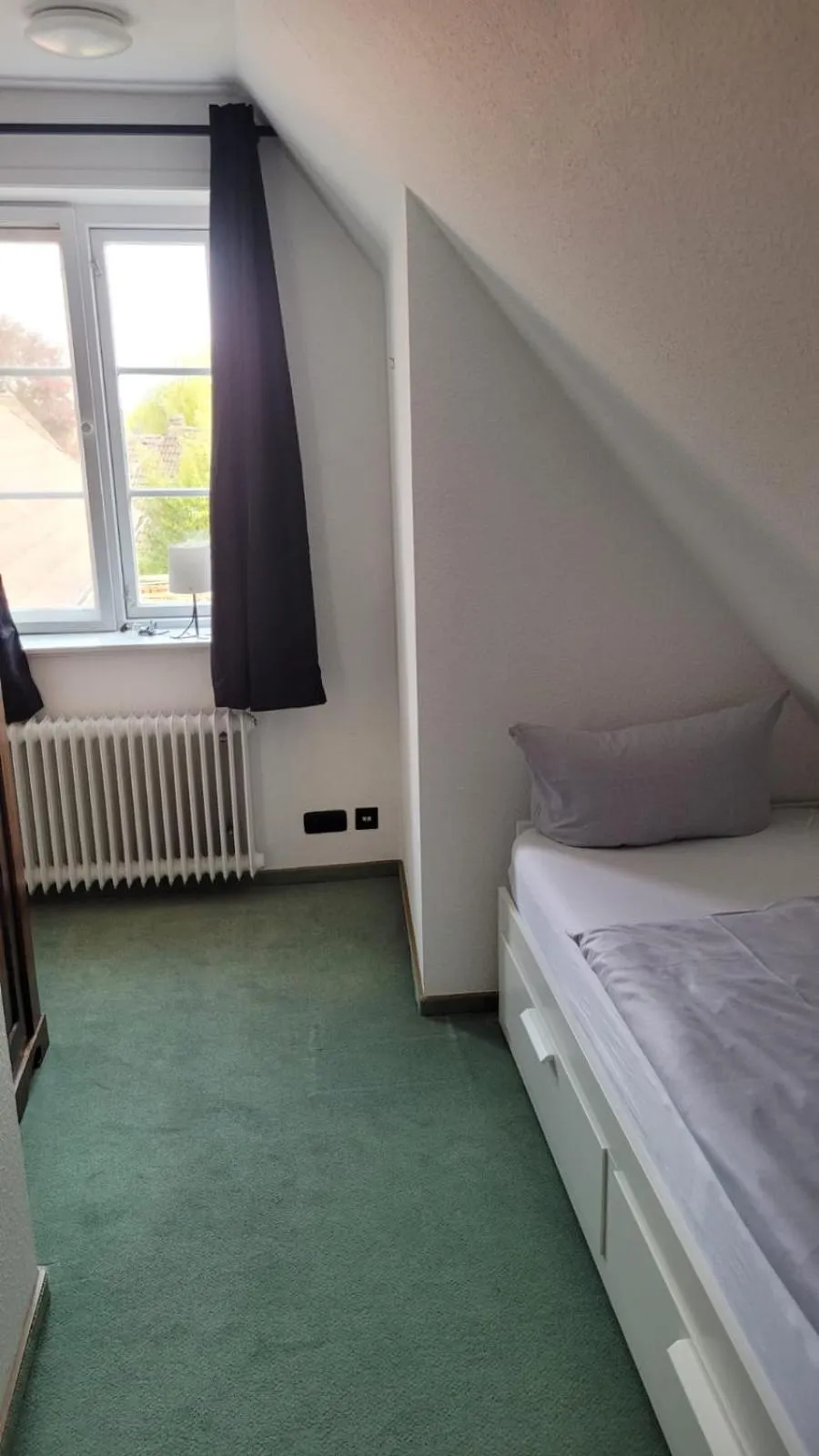 Photo of the whole room, Bed in Hotel Zur Linde