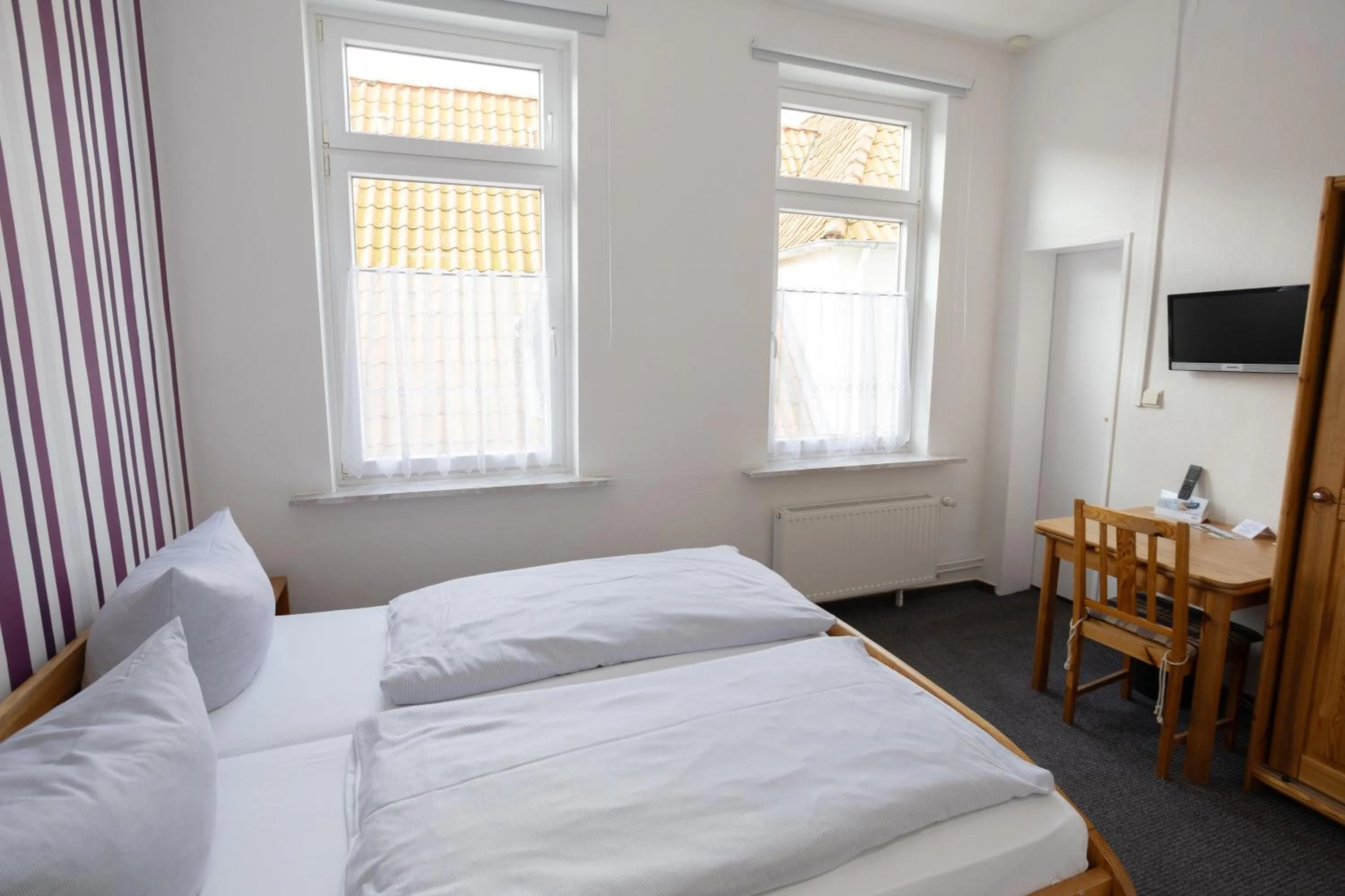 Bed in Hotel Zur Linde