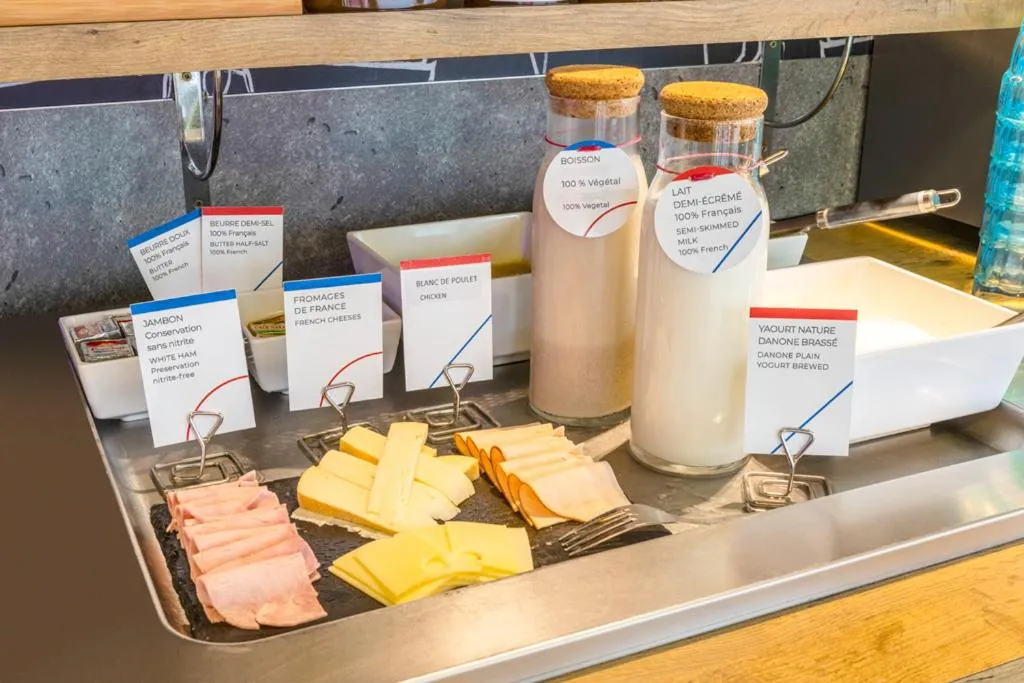 Food and drinks in ibis budget Compiègne Centre-Ville