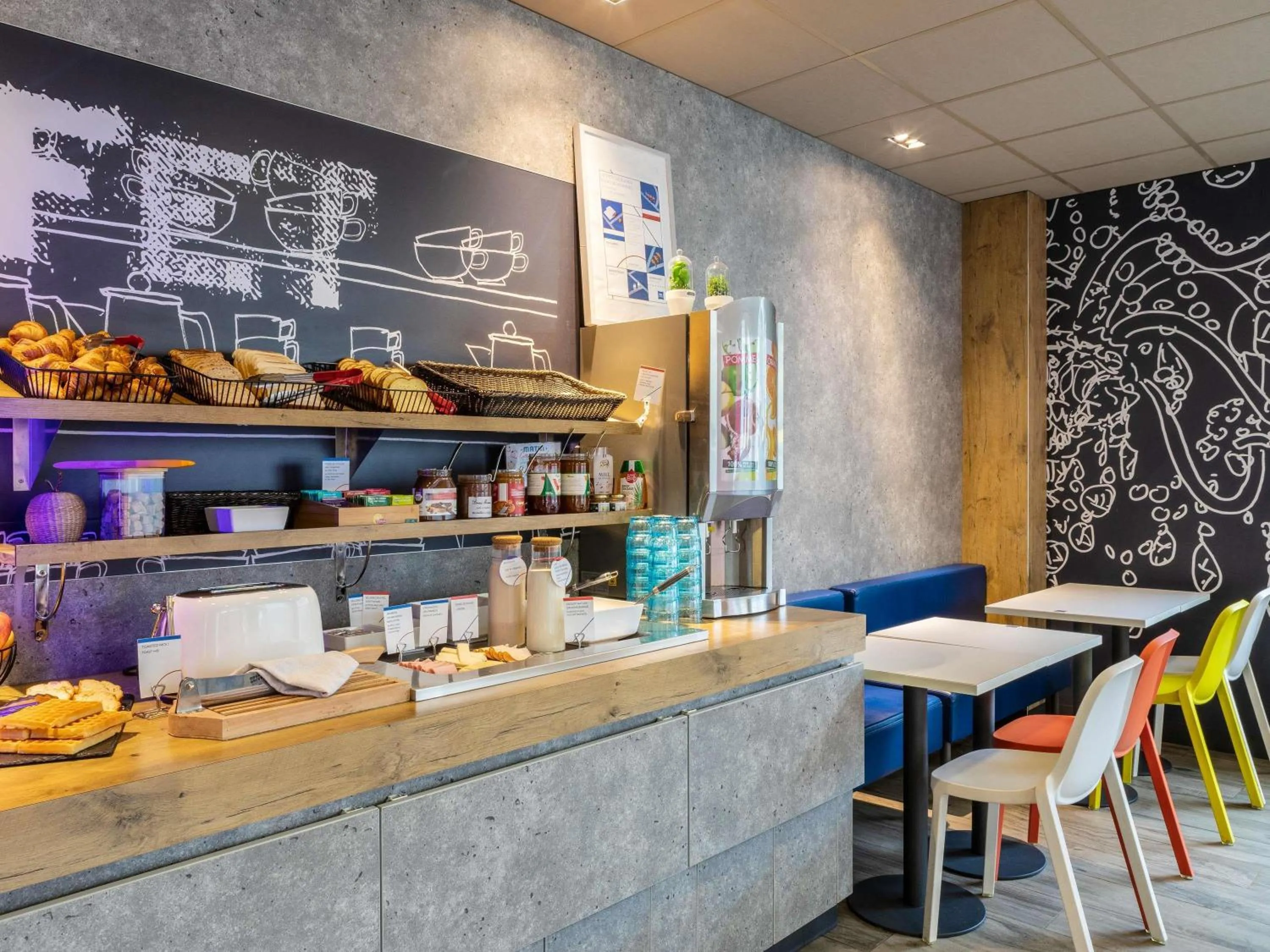 Breakfast in ibis budget Compiègne Centre-Ville