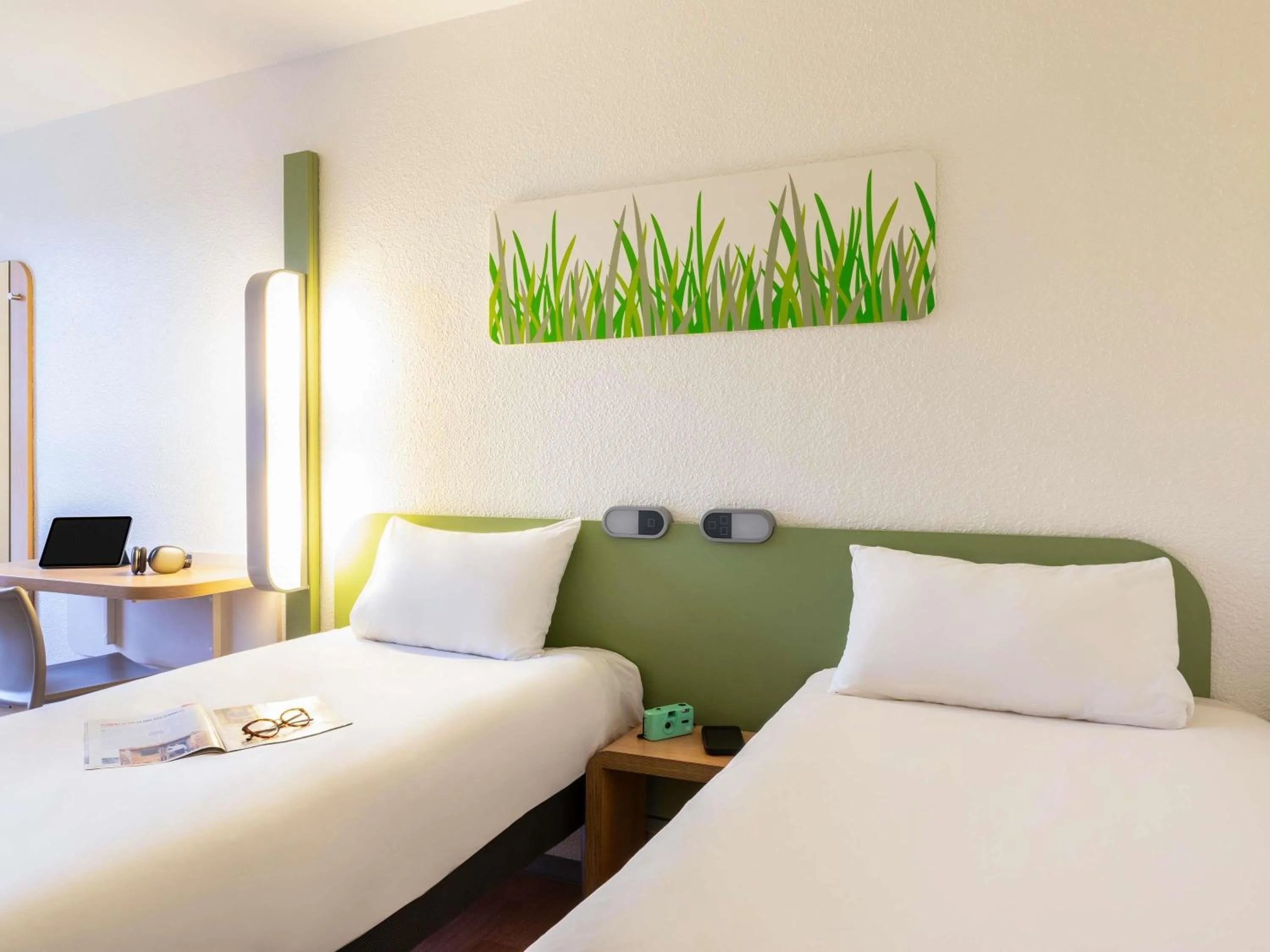 Bedroom, Bed in ibis budget Compiègne Centre-Ville