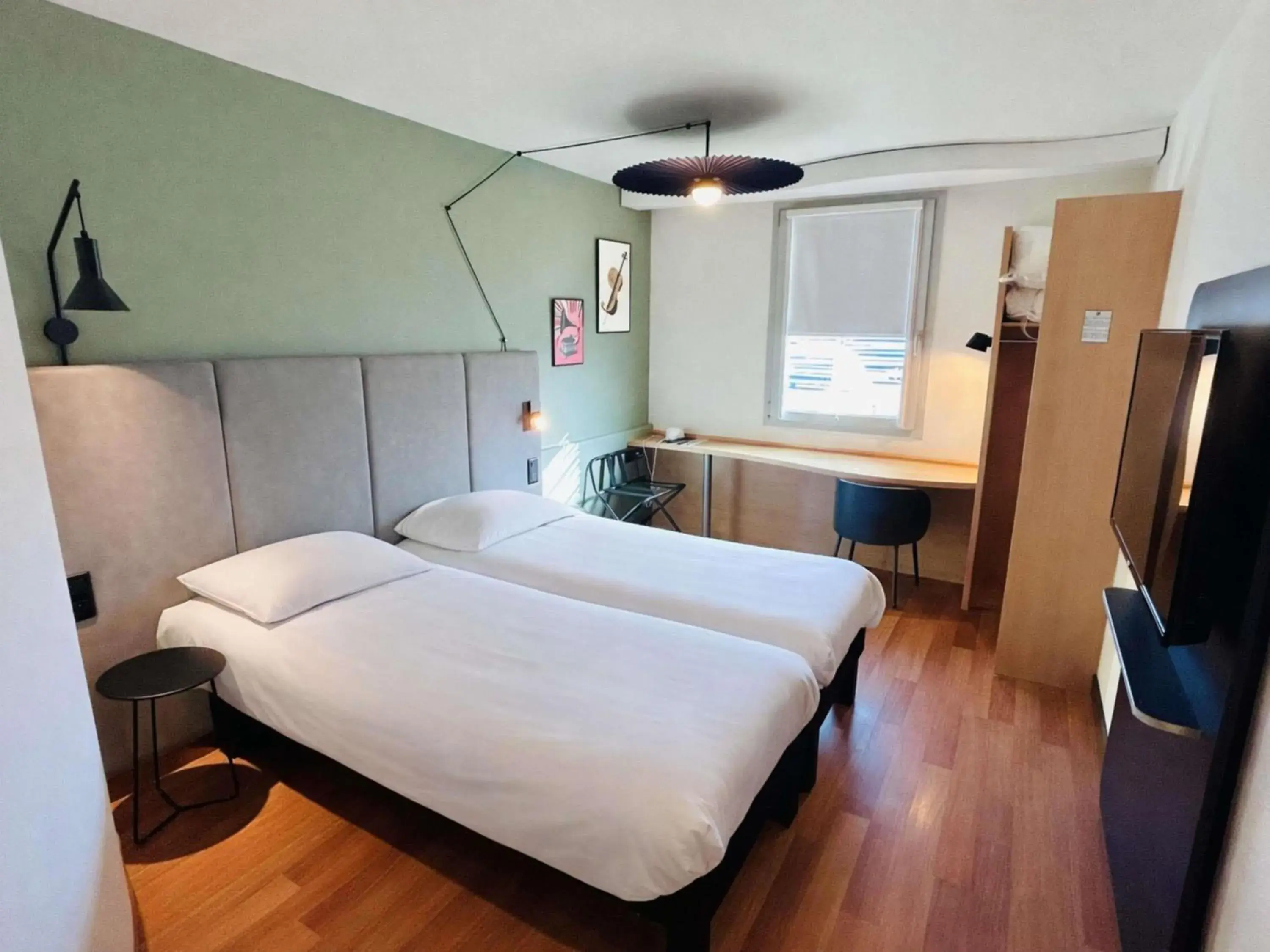 Bedroom, Bed in ibis Beauvais Aéroport Bedroom, Bed in ibis Beauvais Aéroport