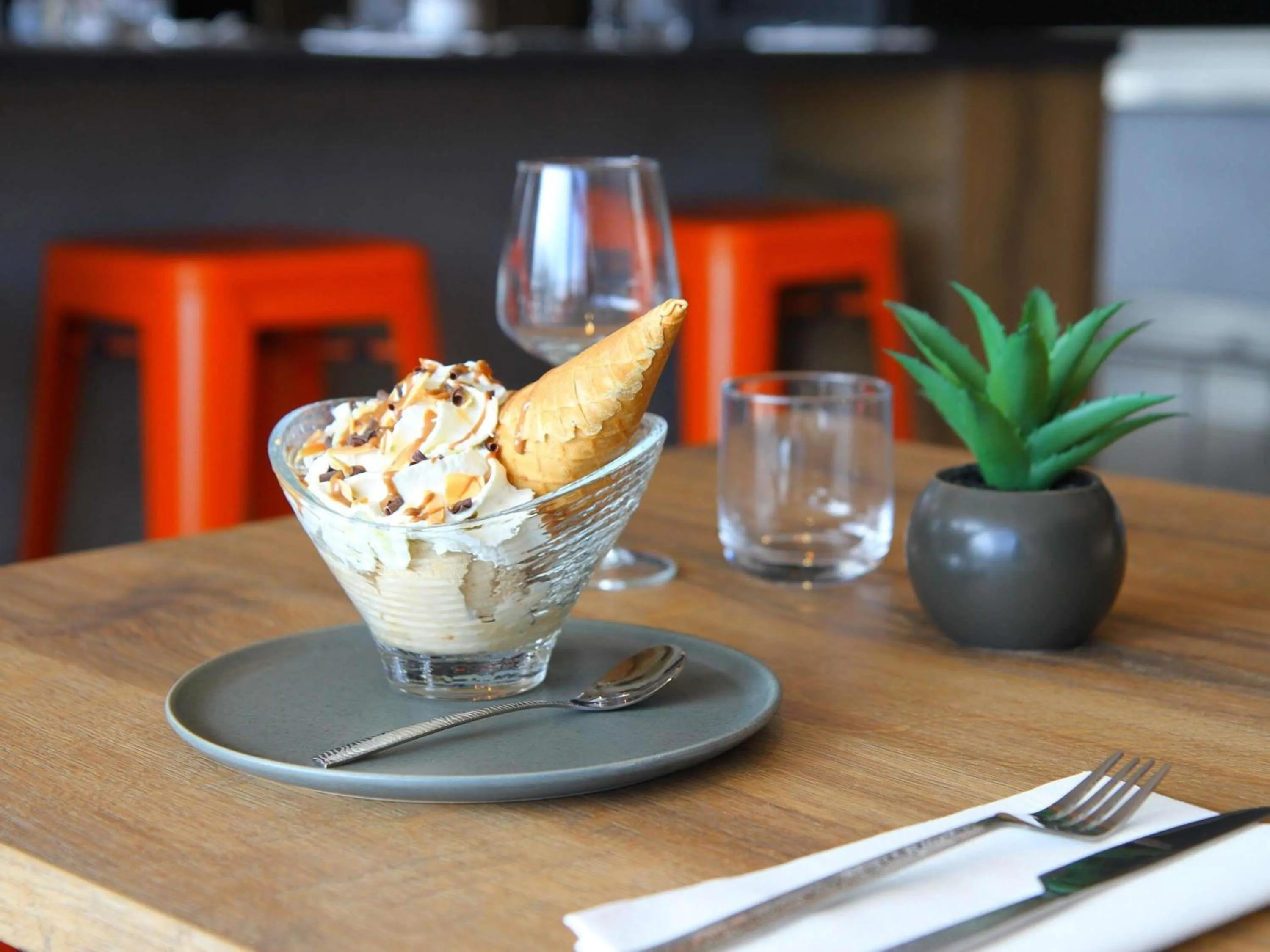 Lounge or bar in ibis Beauvais Aéroport