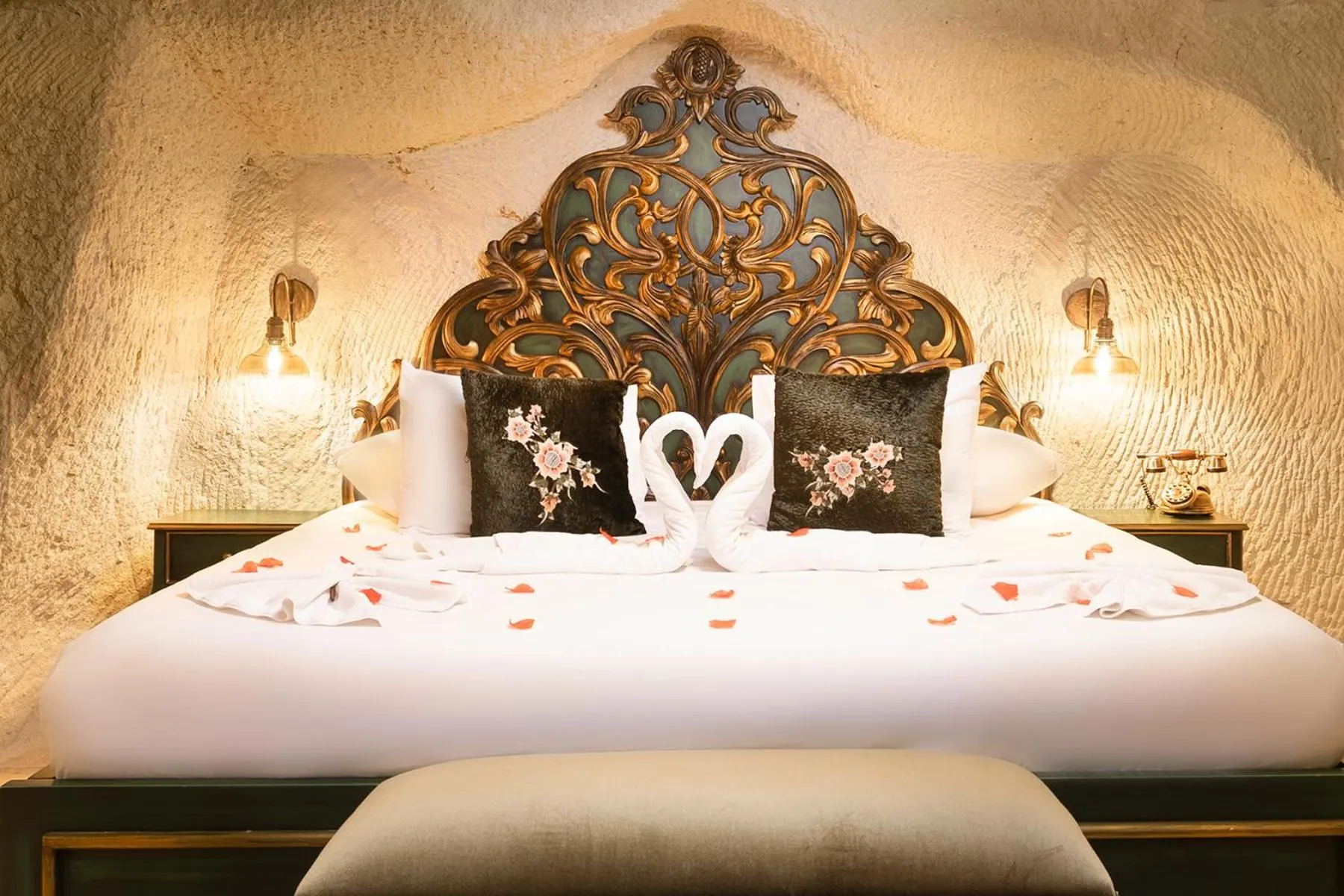 Bed in Elysion Cave Suites