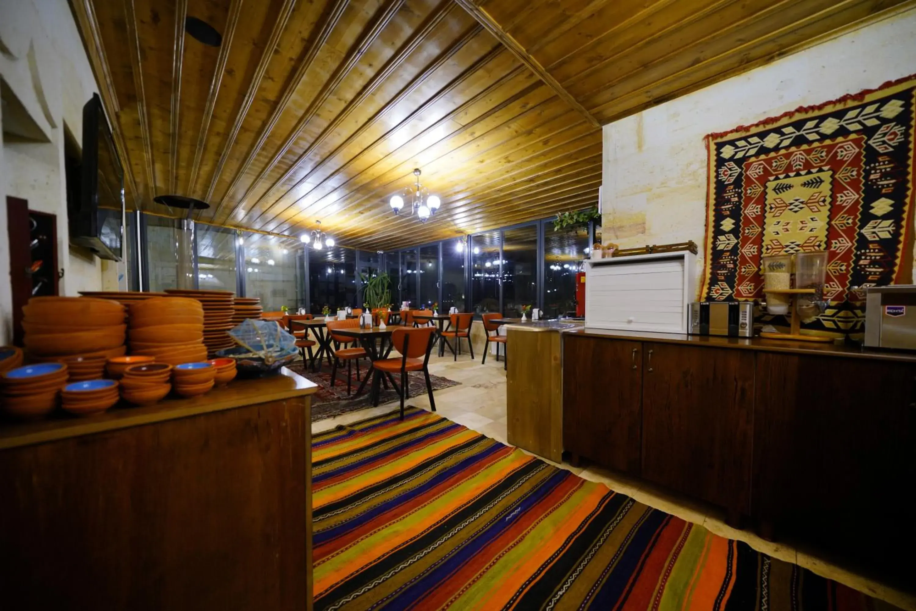 Restaurant/places to eat in Balloon Cave Hotel Restaurant/places to eat in Balloon Cave Hotel