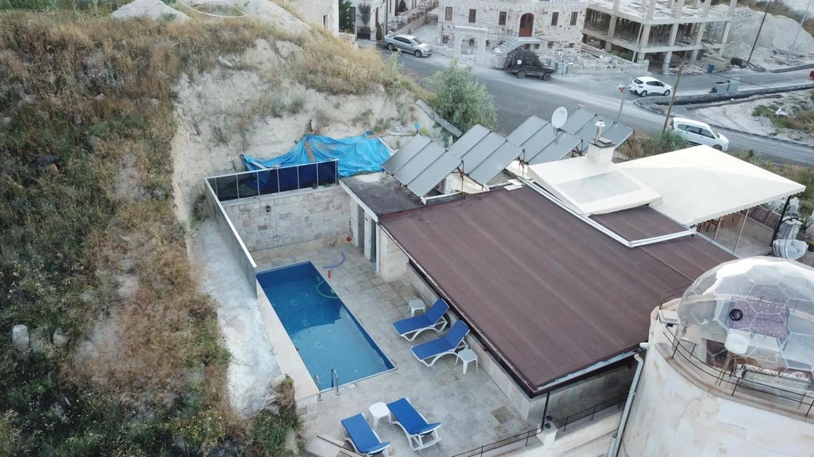 Swimming pool in Balloon Cave Hotel