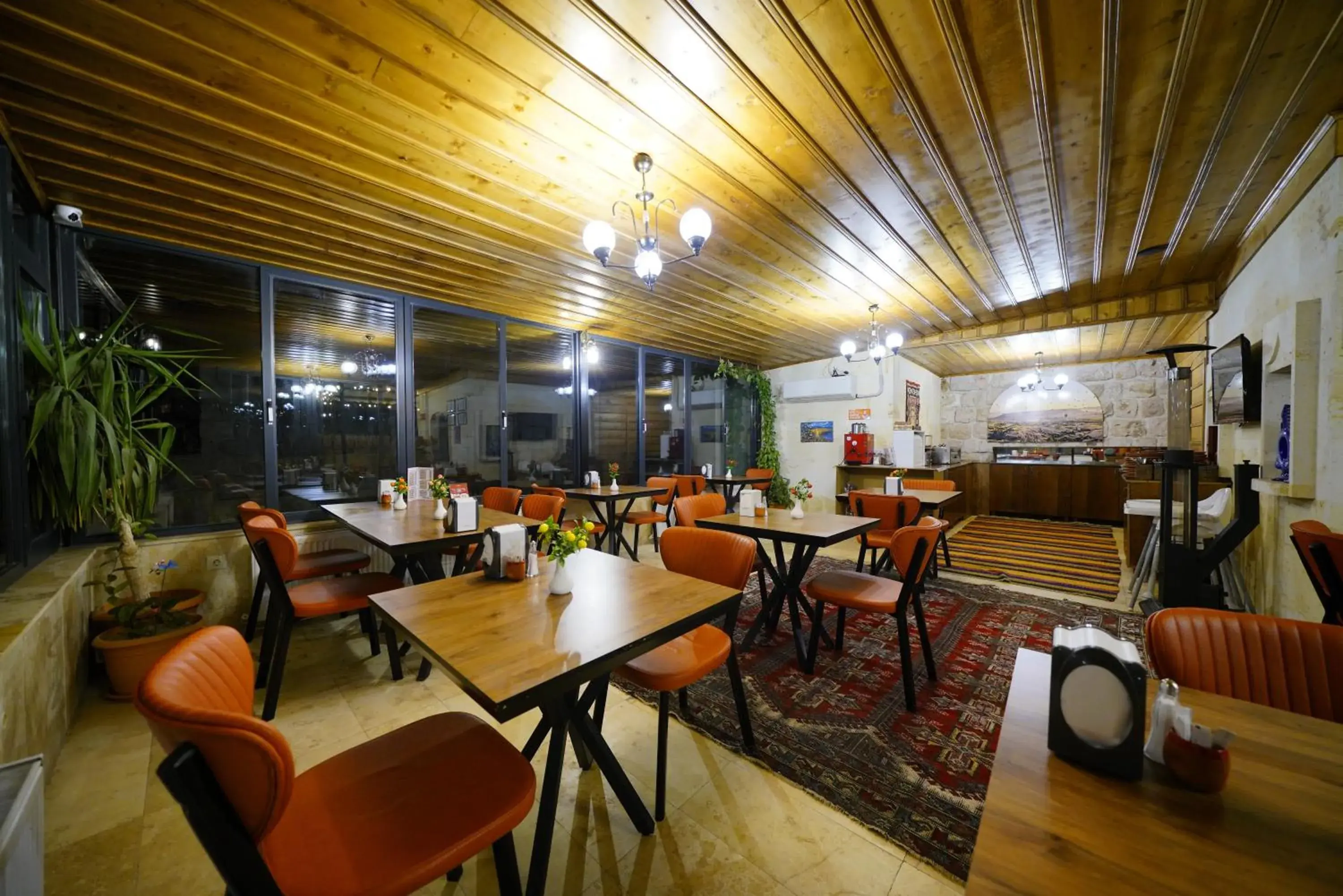 Restaurant/places to eat in Balloon Cave Hotel Restaurant/places to eat in Balloon Cave Hotel