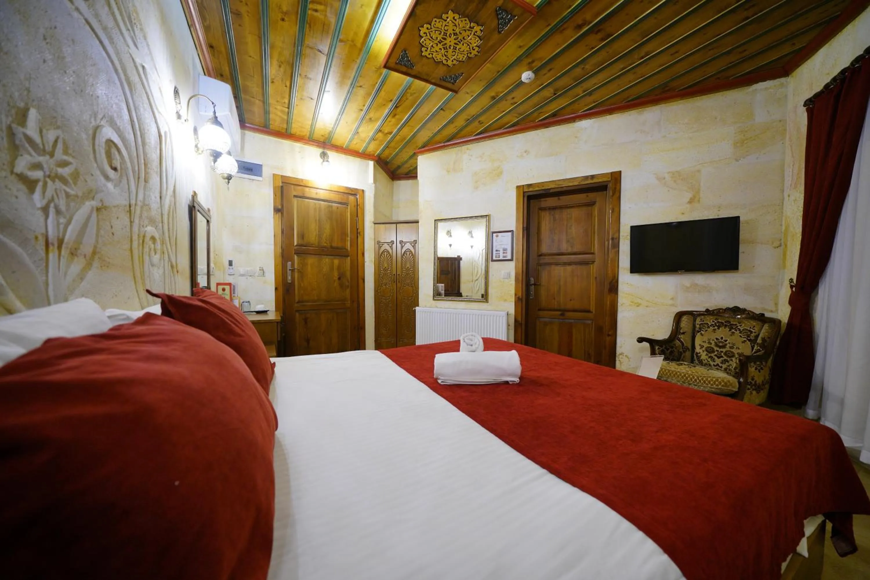 Bed in Balloon Cave Hotel