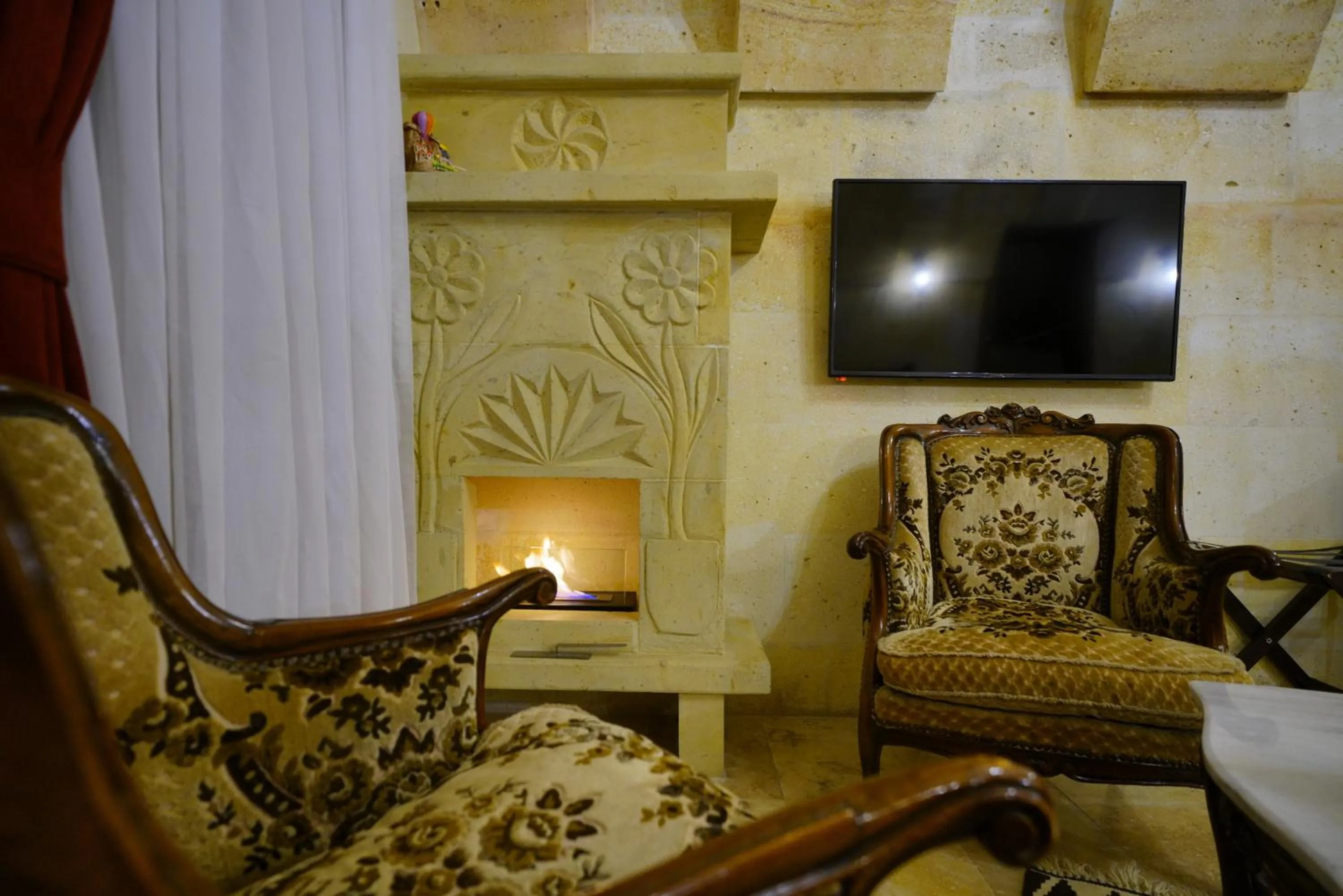 TV and multimedia in Balloon Cave Hotel