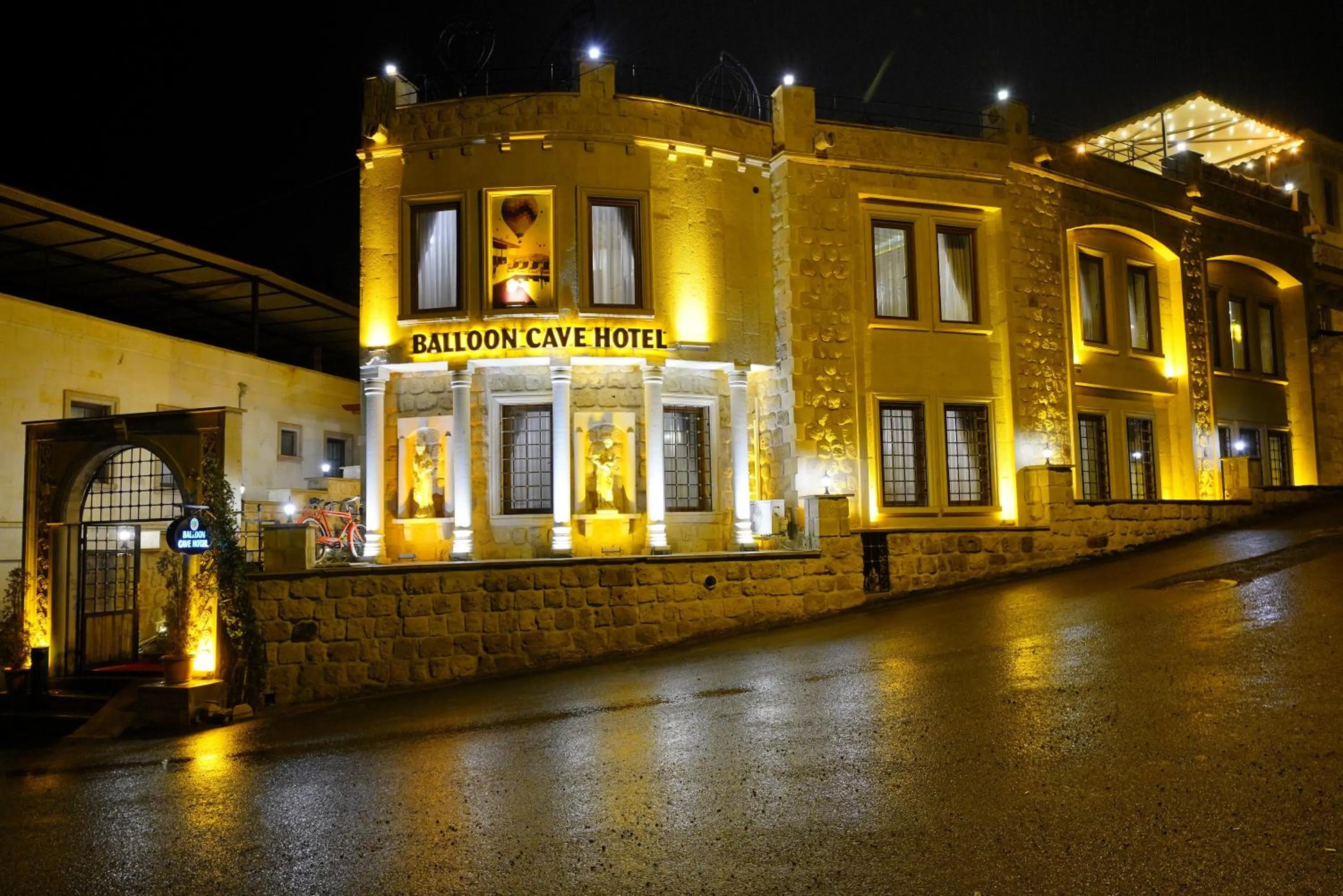 Property building in Balloon Cave Hotel