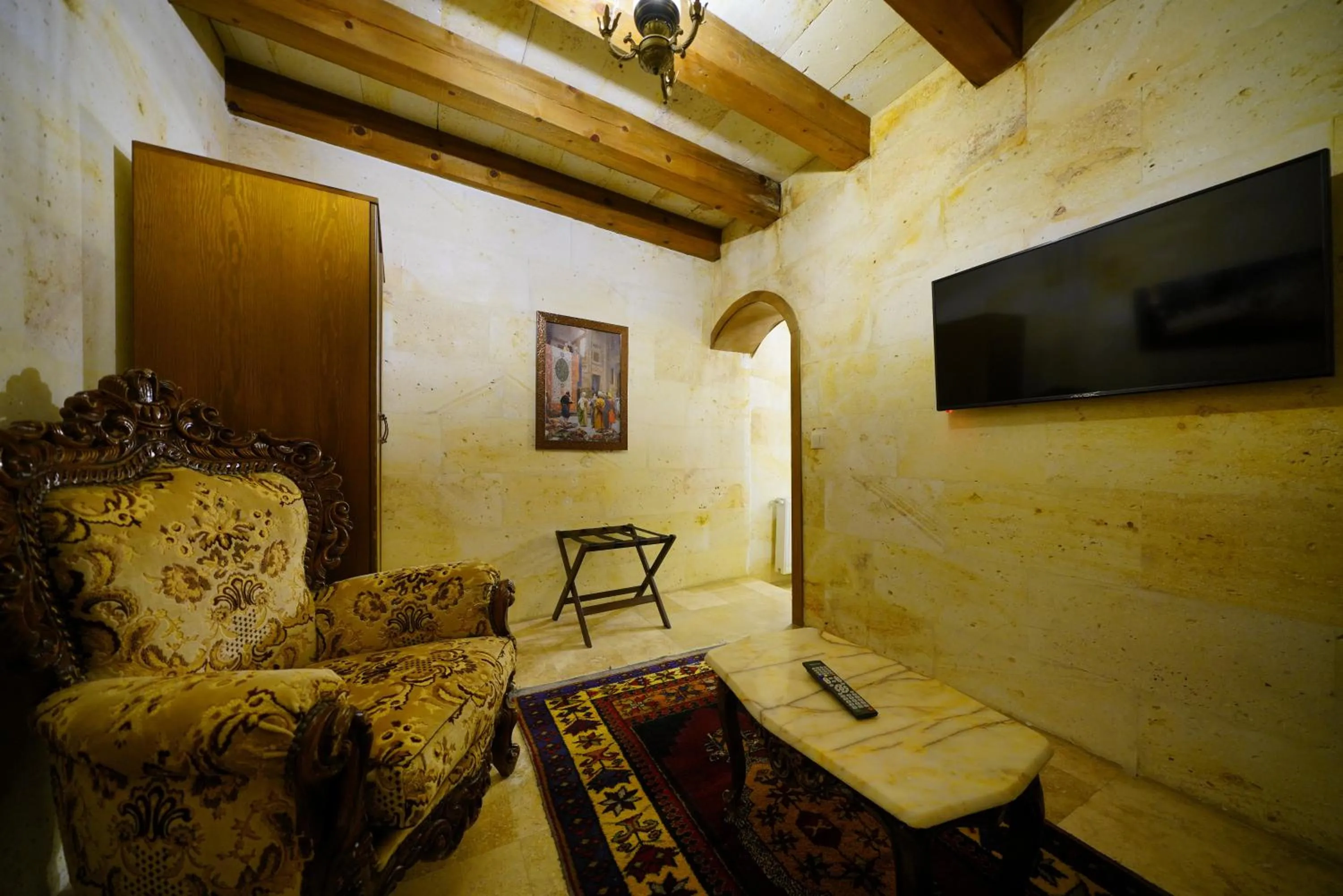 TV and multimedia in Balloon Cave Hotel