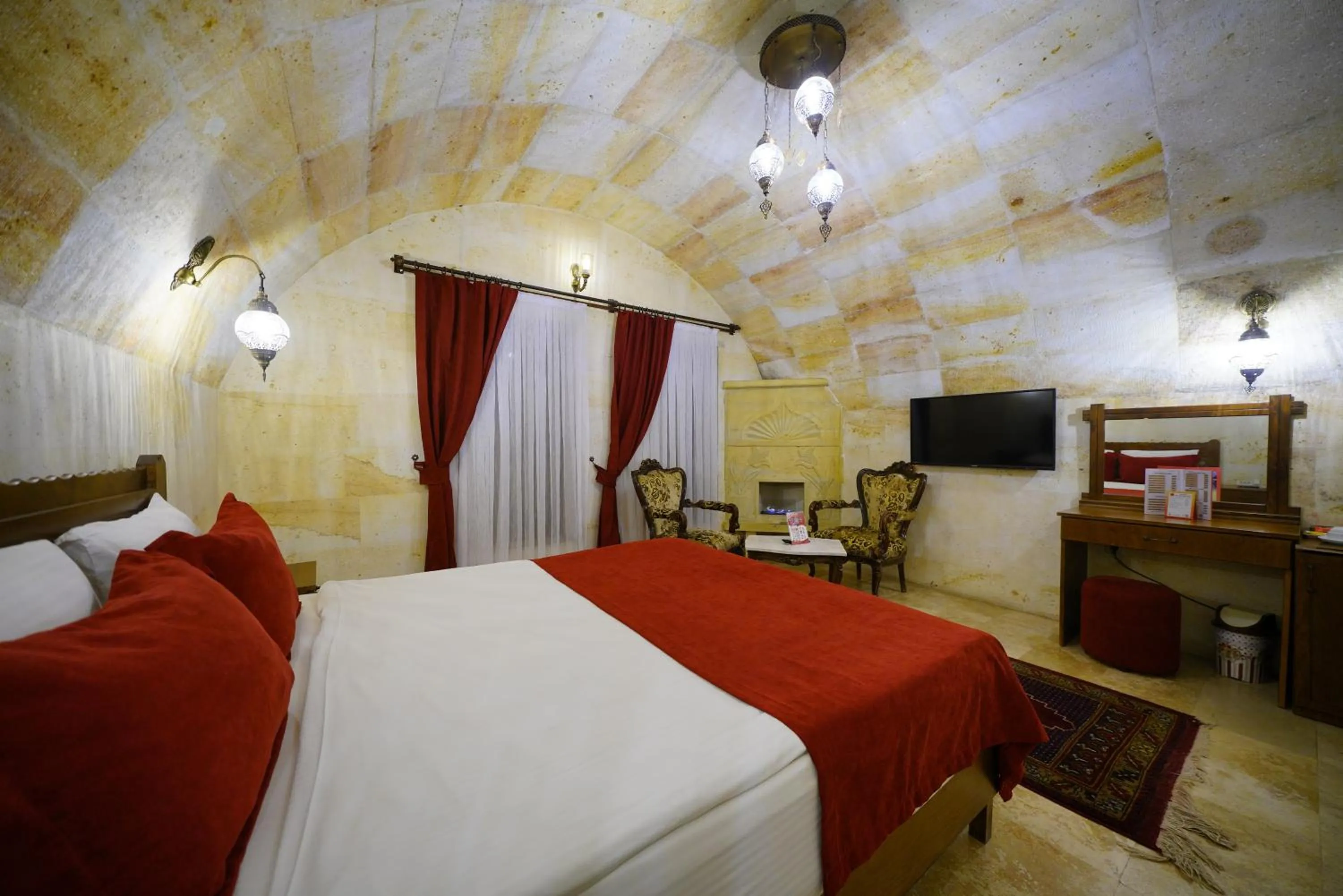Bed in Balloon Cave Hotel