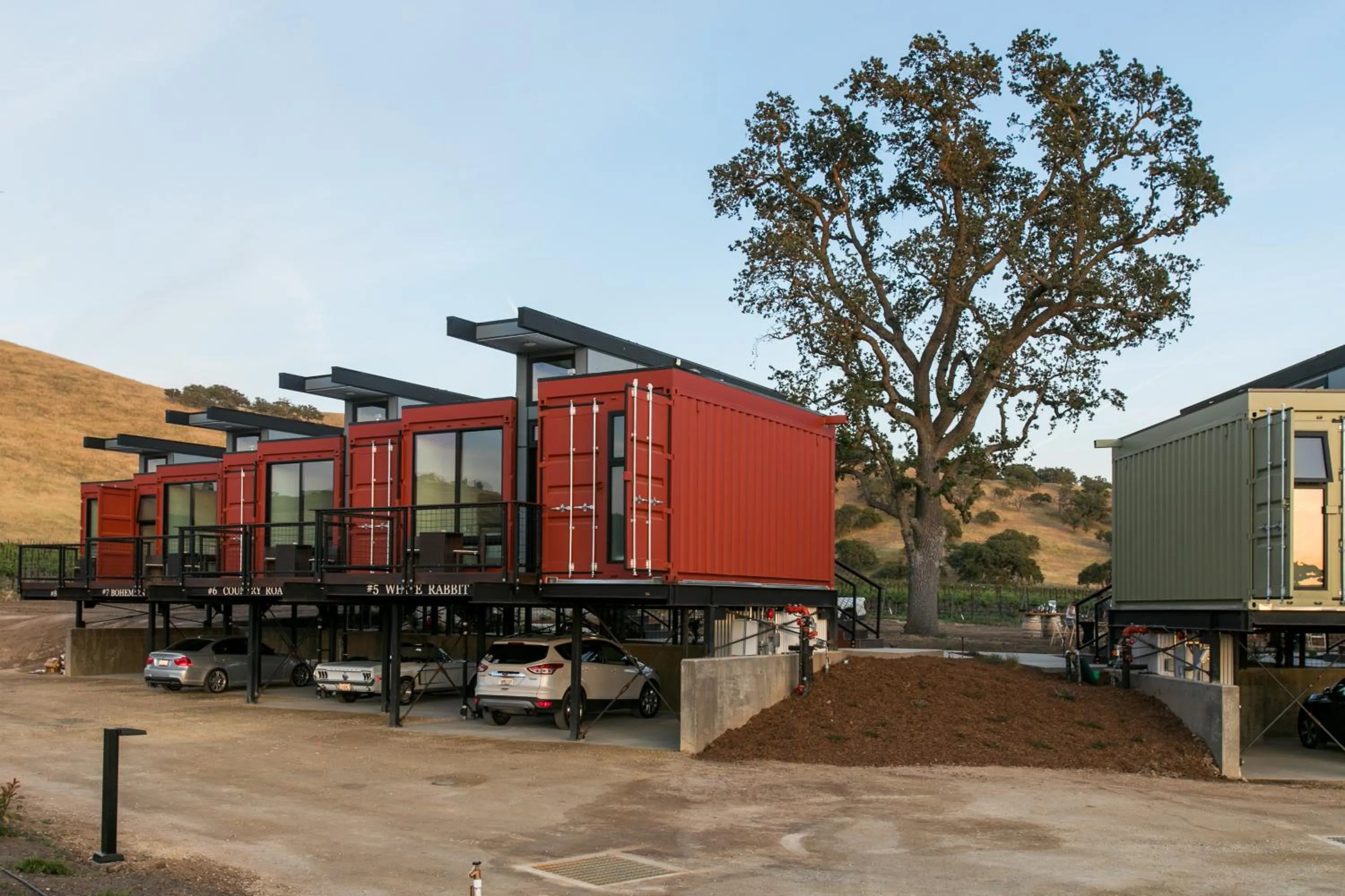 Property building in Geneseo Inn