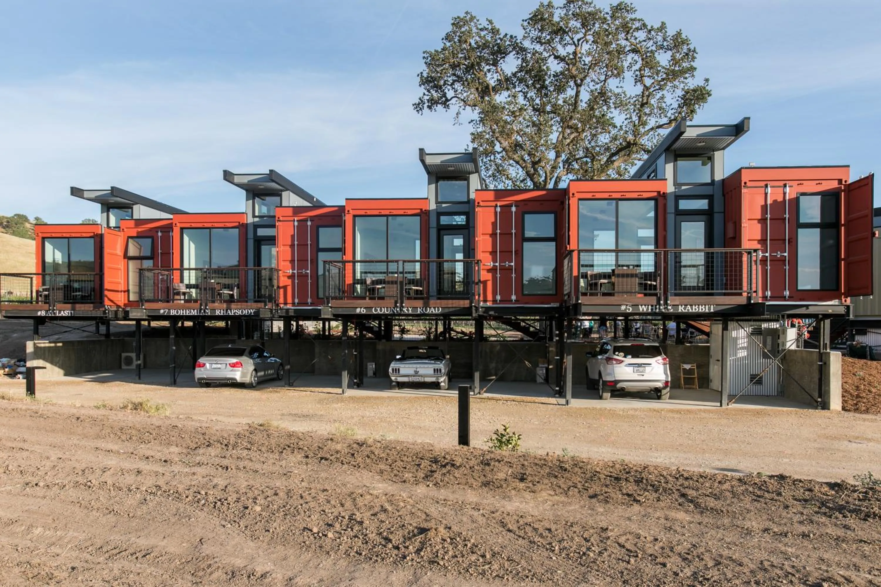 Property building in Geneseo Inn
