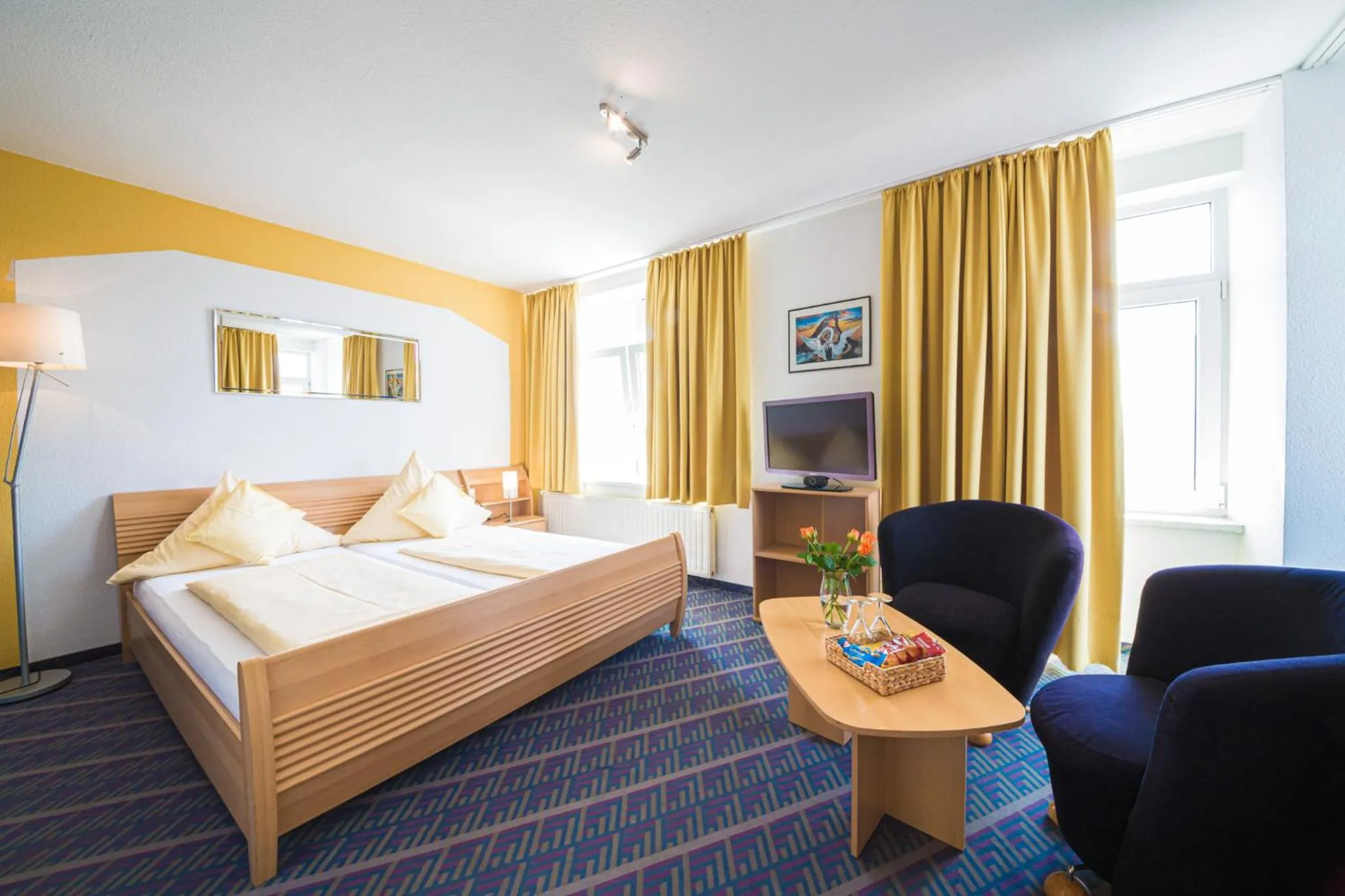 Photo of the whole room, Bed in Europa Hotel Garni free parking
