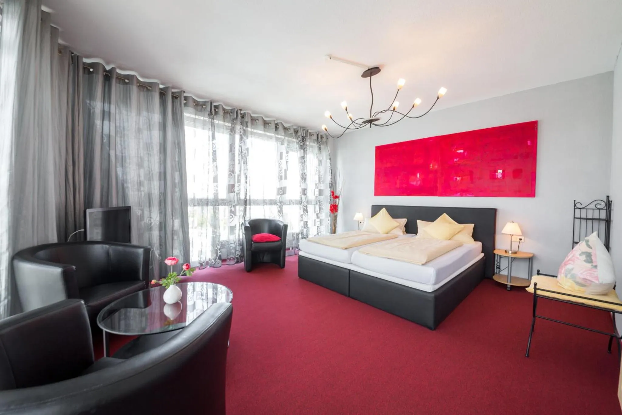 Bed in Europa Hotel Garni free parking