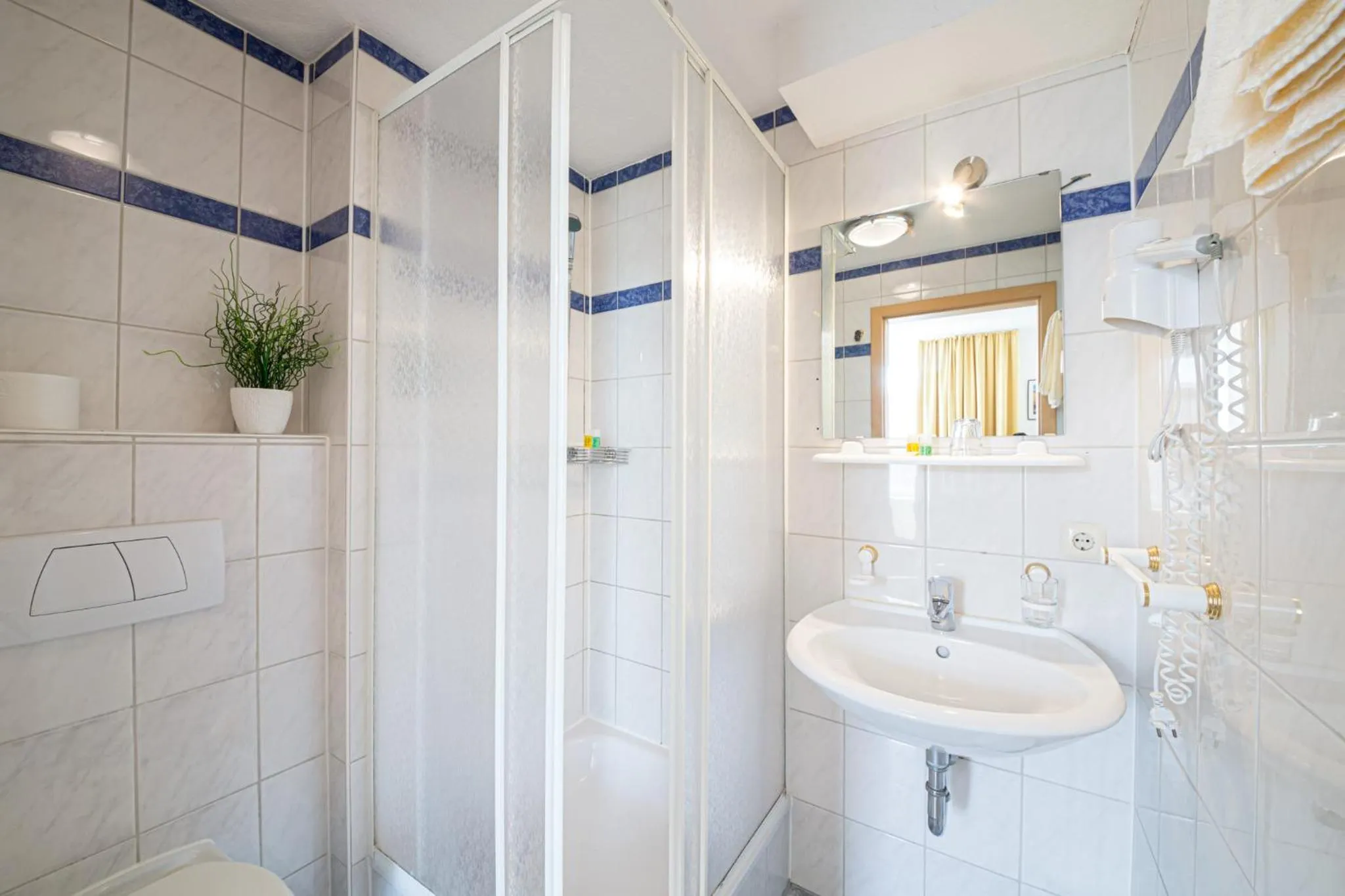 Bathroom in Europa Hotel Garni free parking