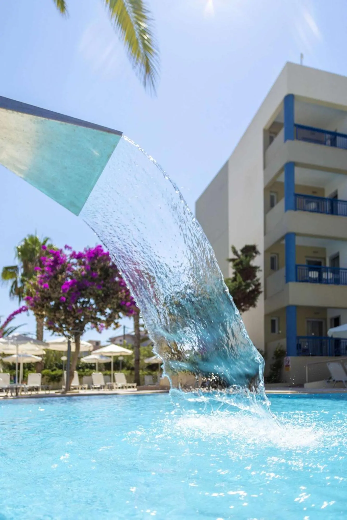 Swimming pool in Ibiscos Garden Hotel