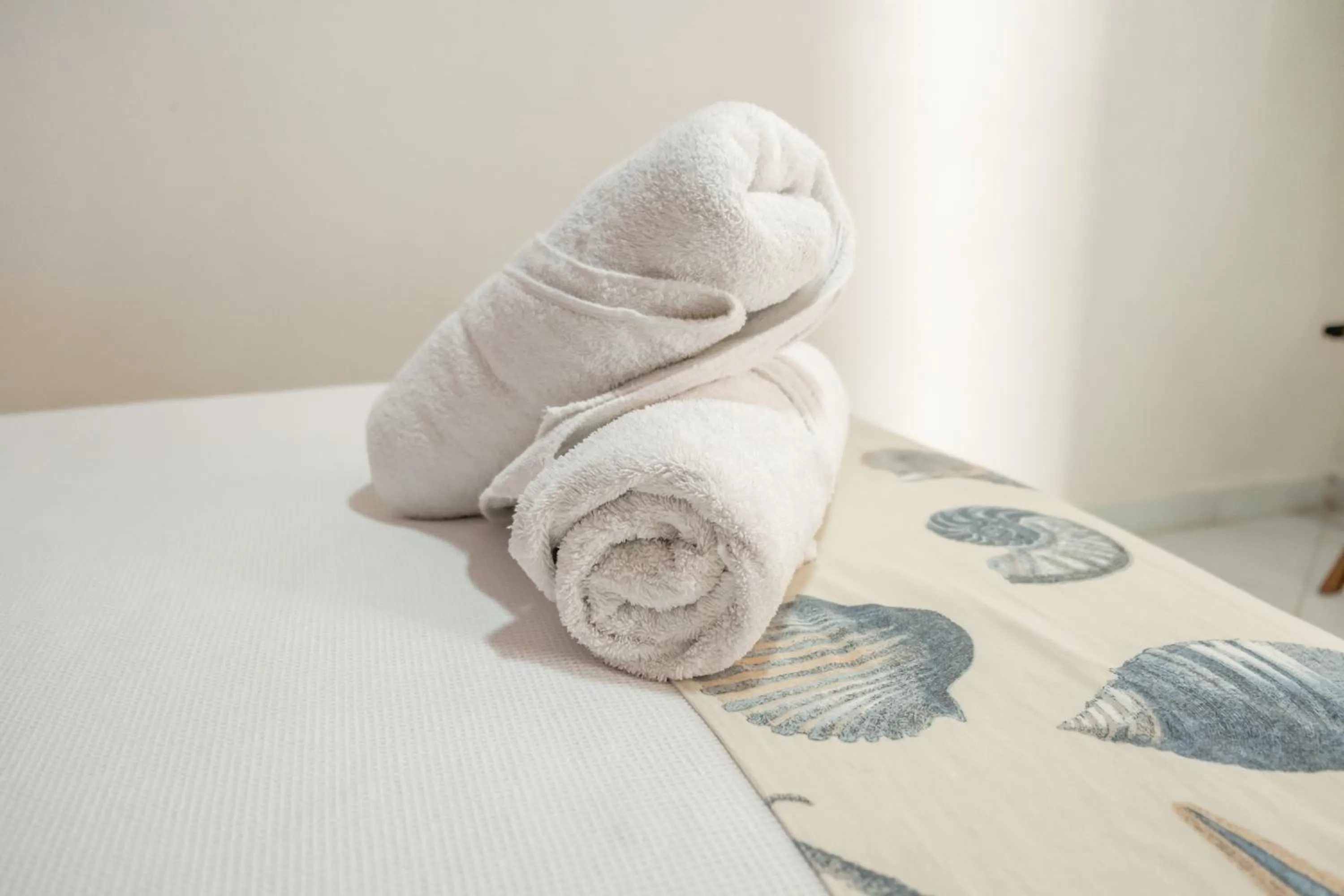 towels, Bed in Hotel Pelicano