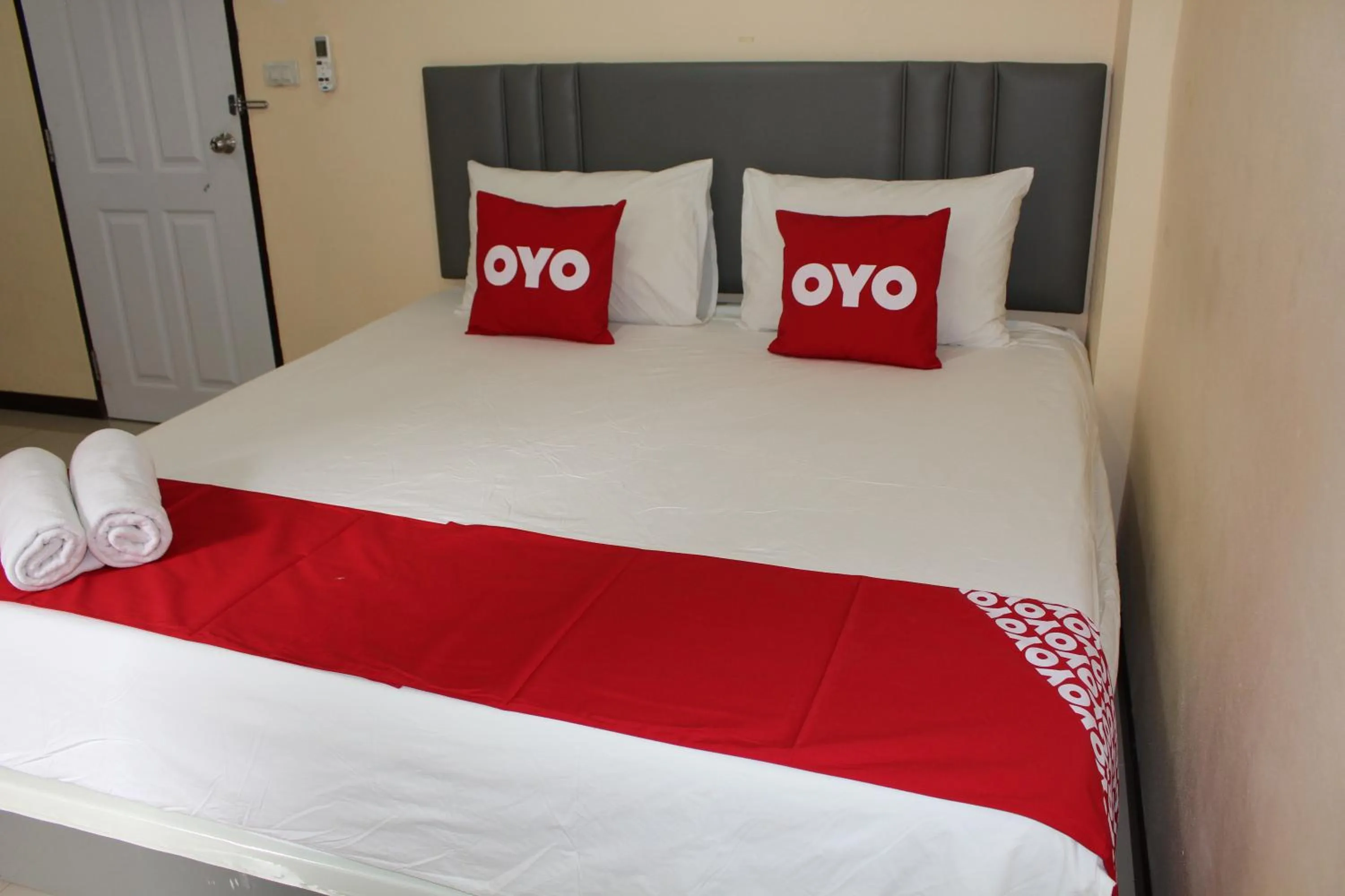 Bedroom, Bed in Awa Don Muang