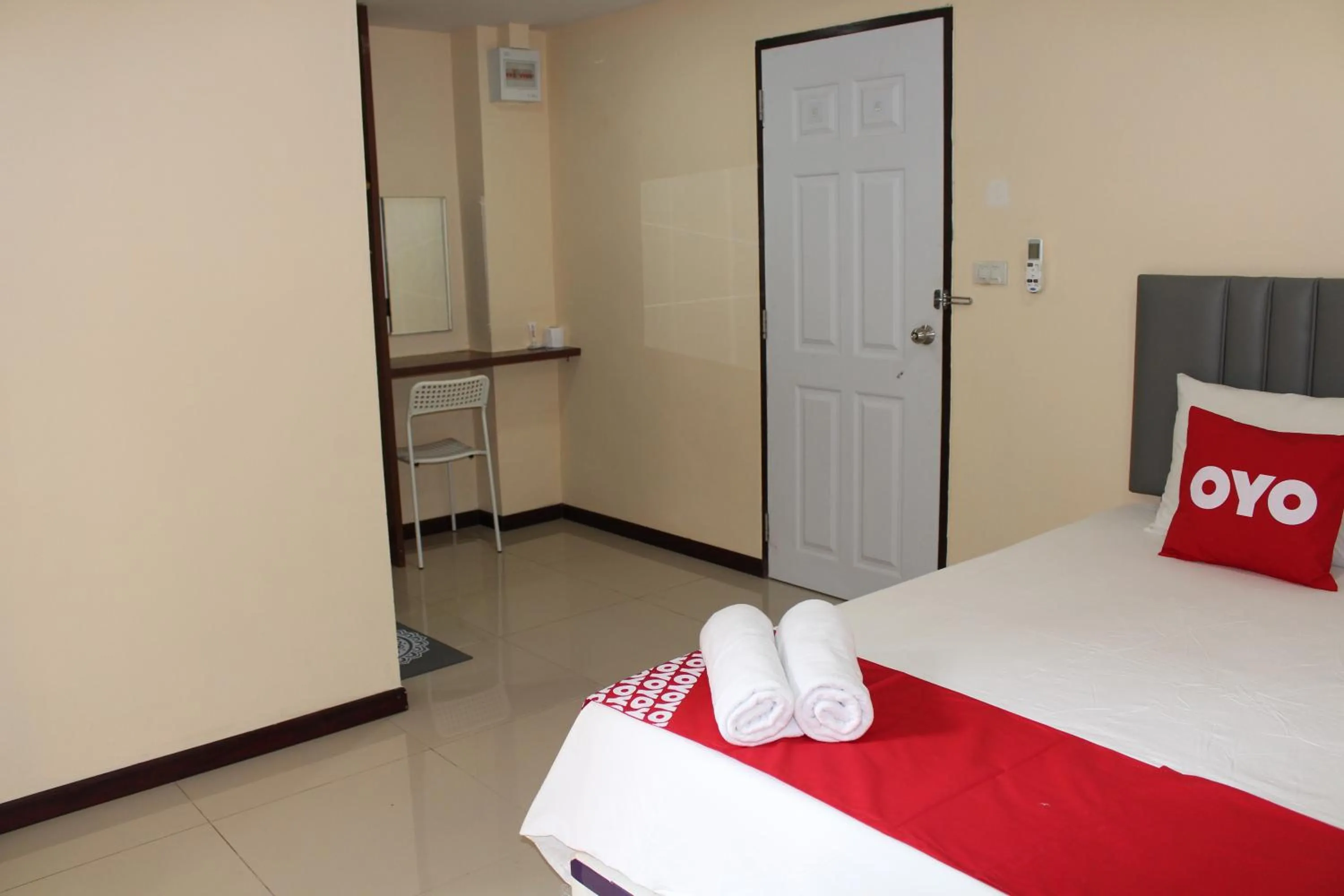 Bedroom, Bed in Awa Don Muang