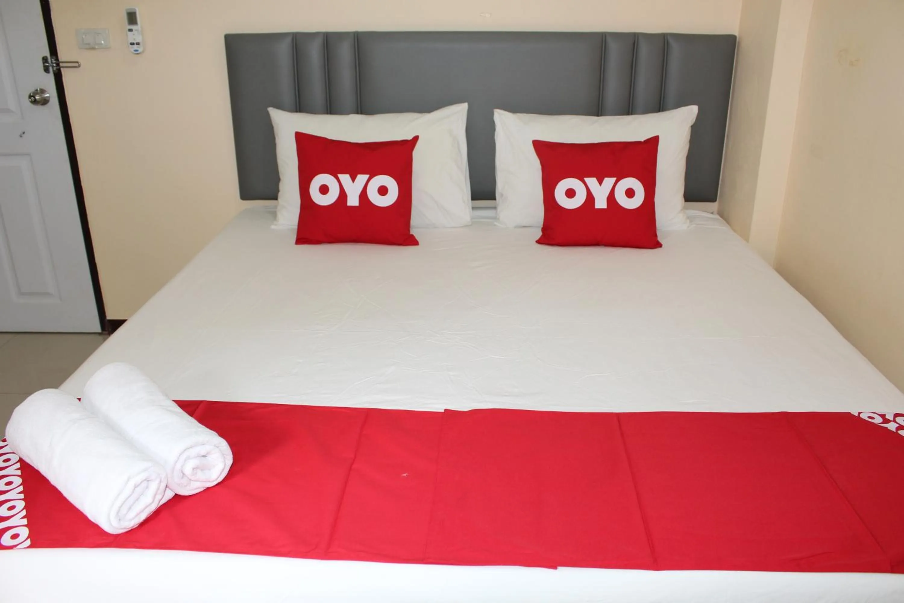 Bedroom, Bed in Awa Don Muang