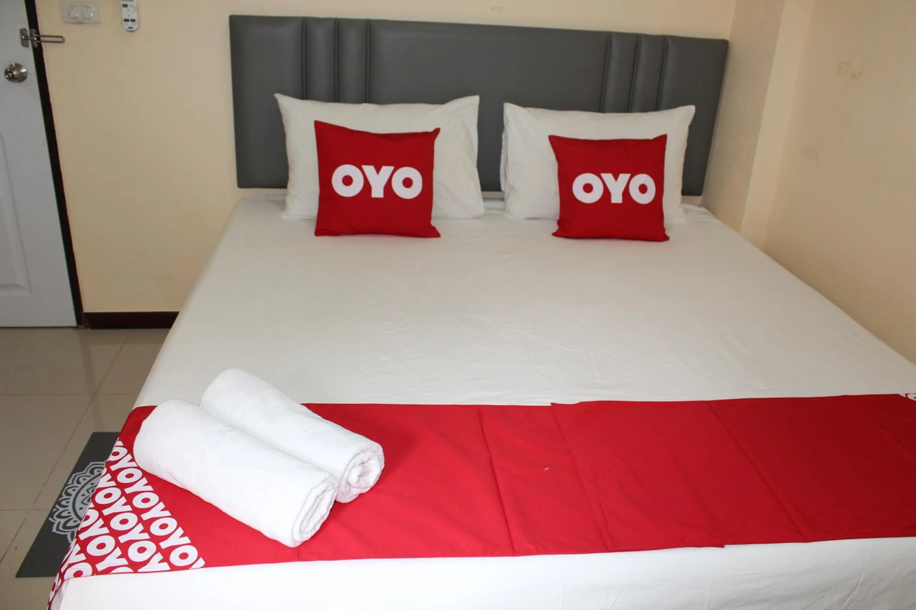 Bedroom, Bed in Awa Don Muang