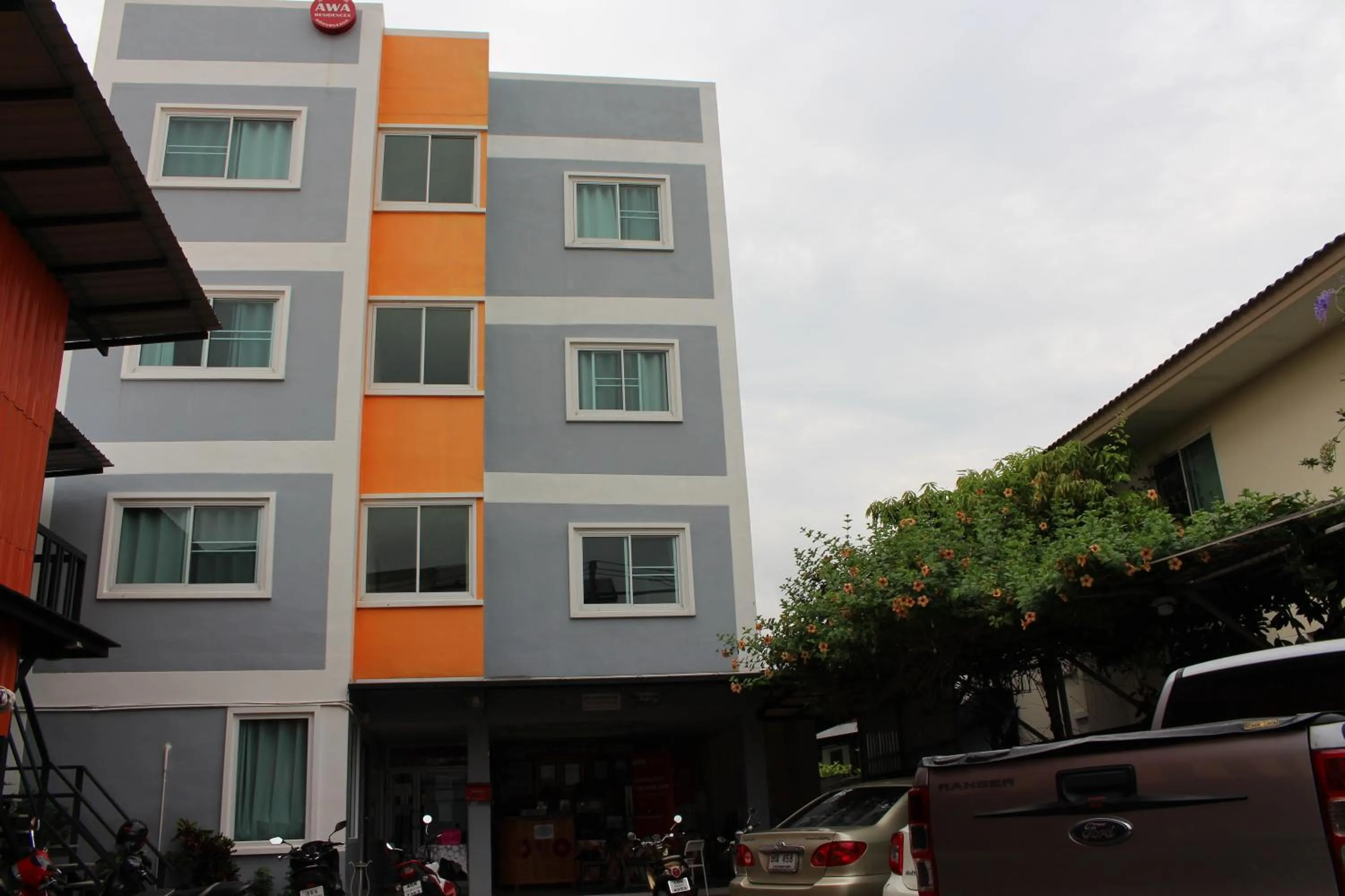 Property building in Awa Don Muang