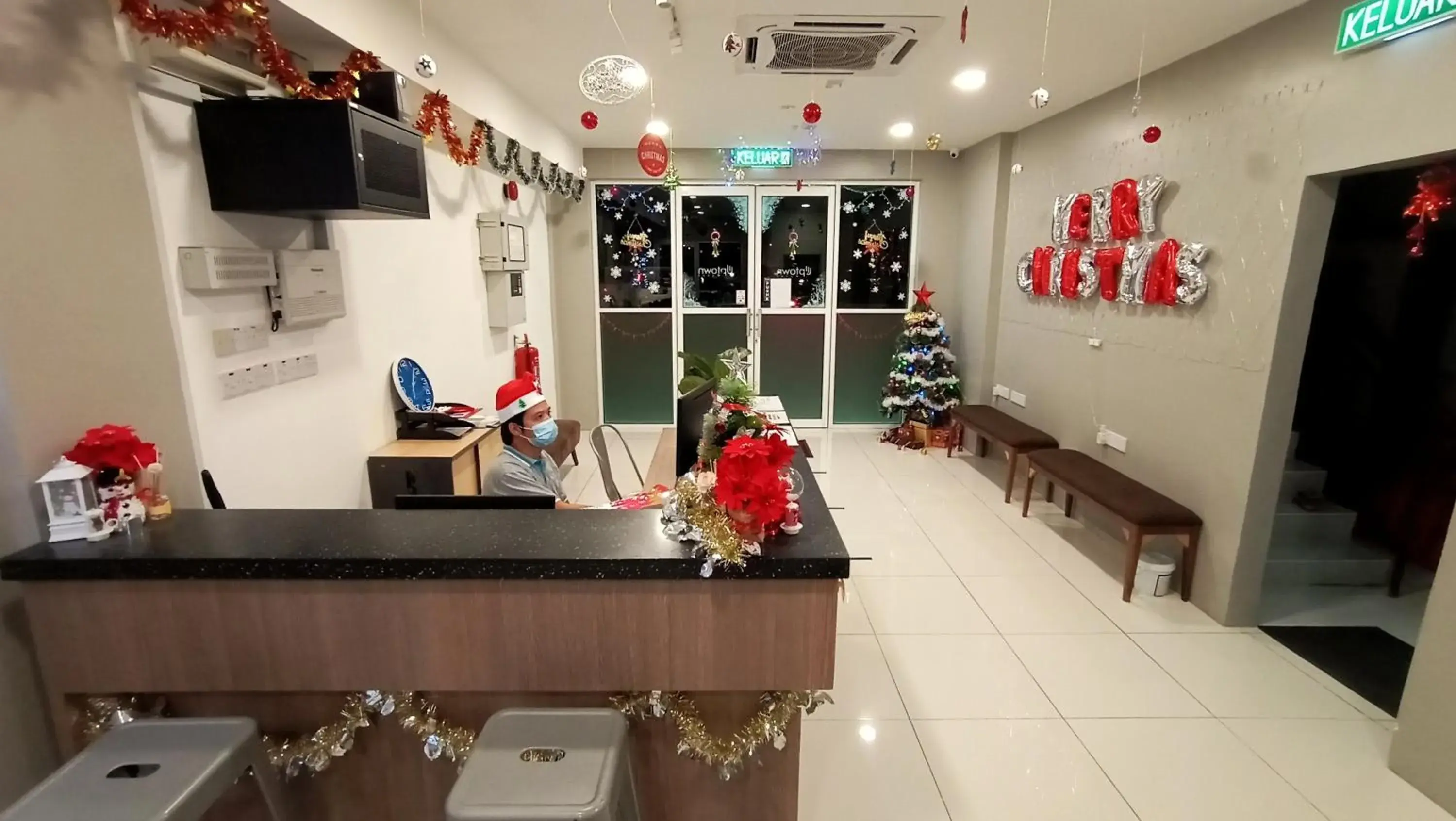 Facade/entrance in Uptown Hotel Facade/entrance in Uptown Hotel