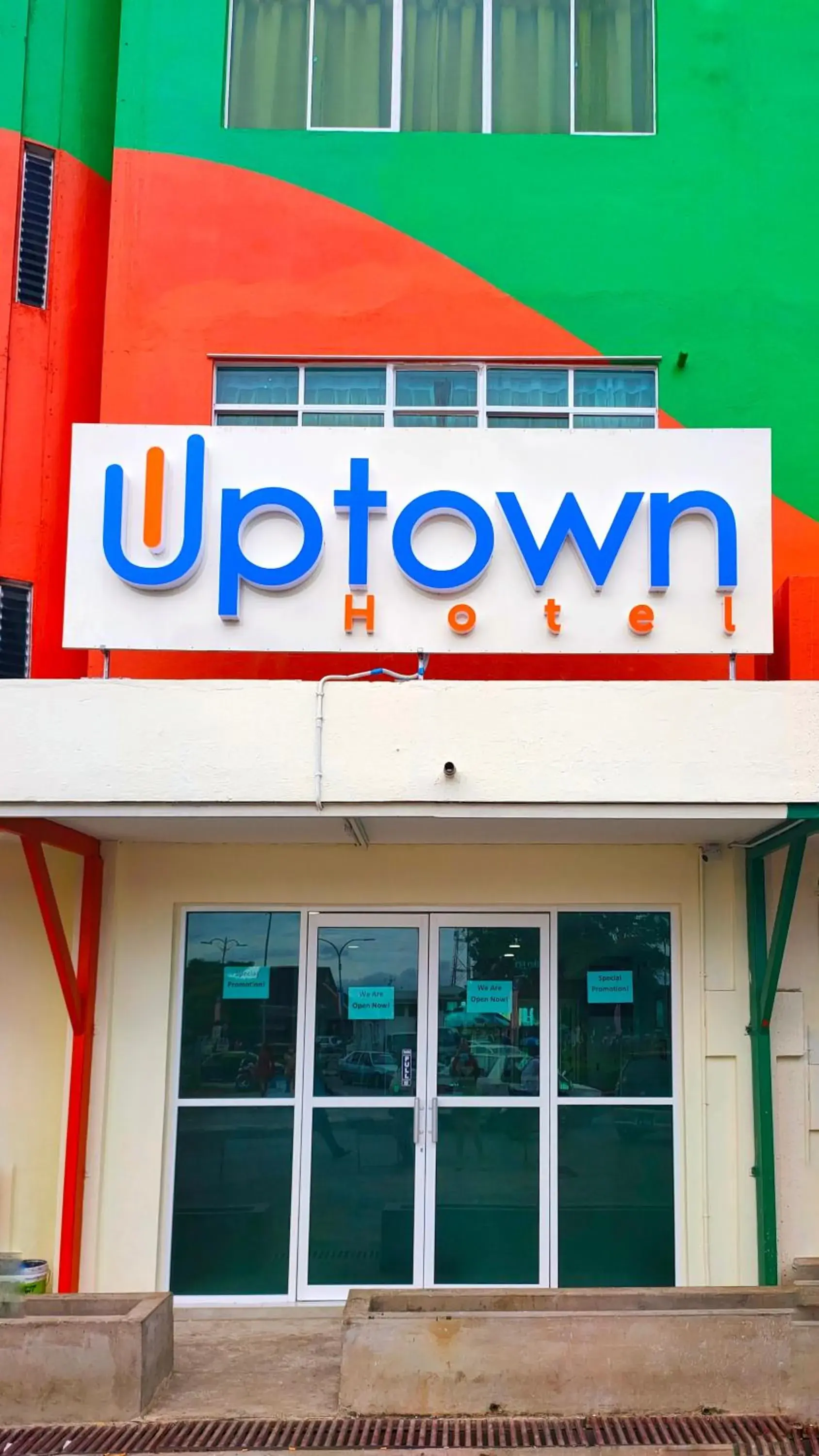 Property building in Uptown Hotel Property building in Uptown Hotel