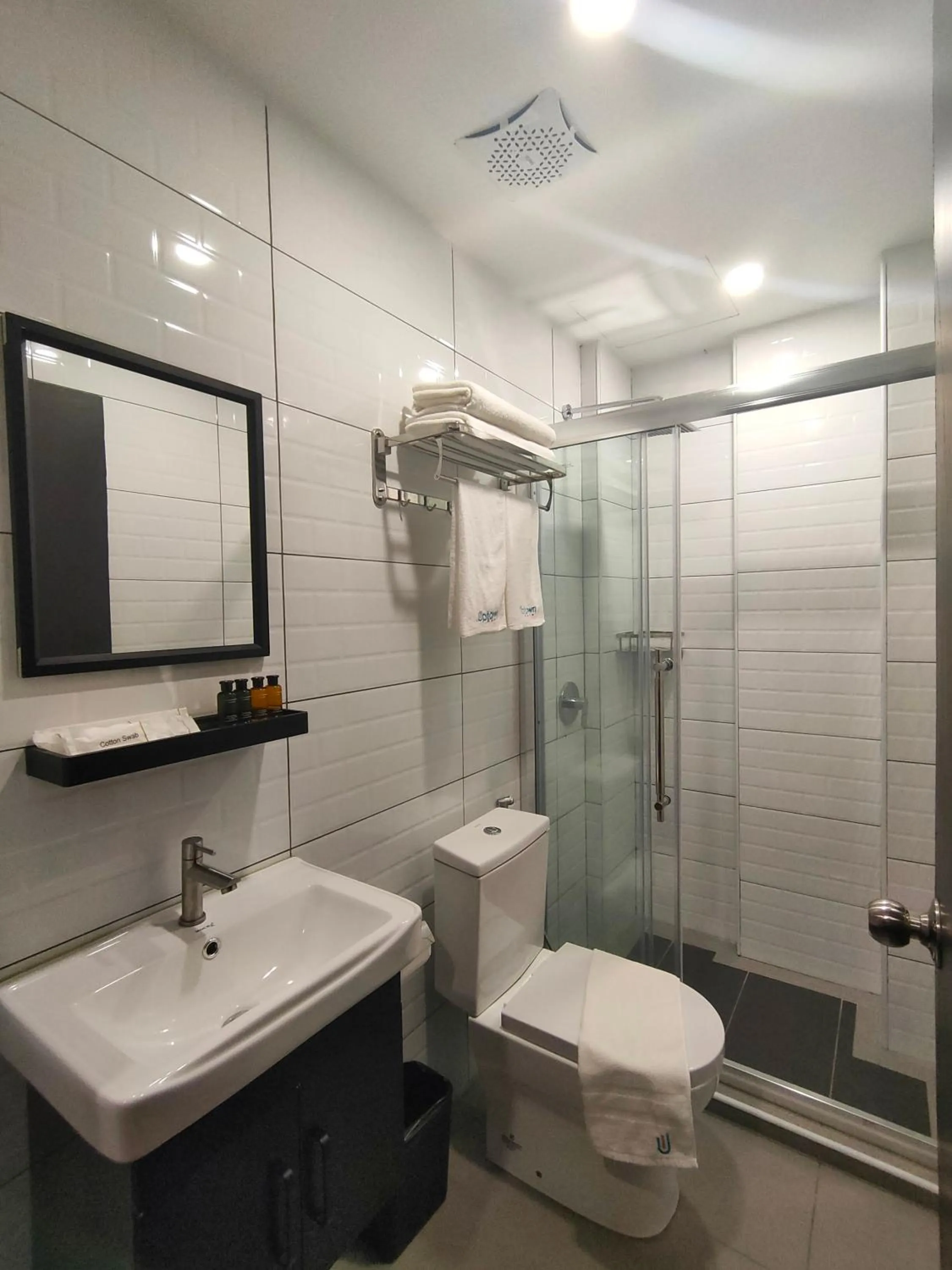 Bathroom in Uptown Hotel