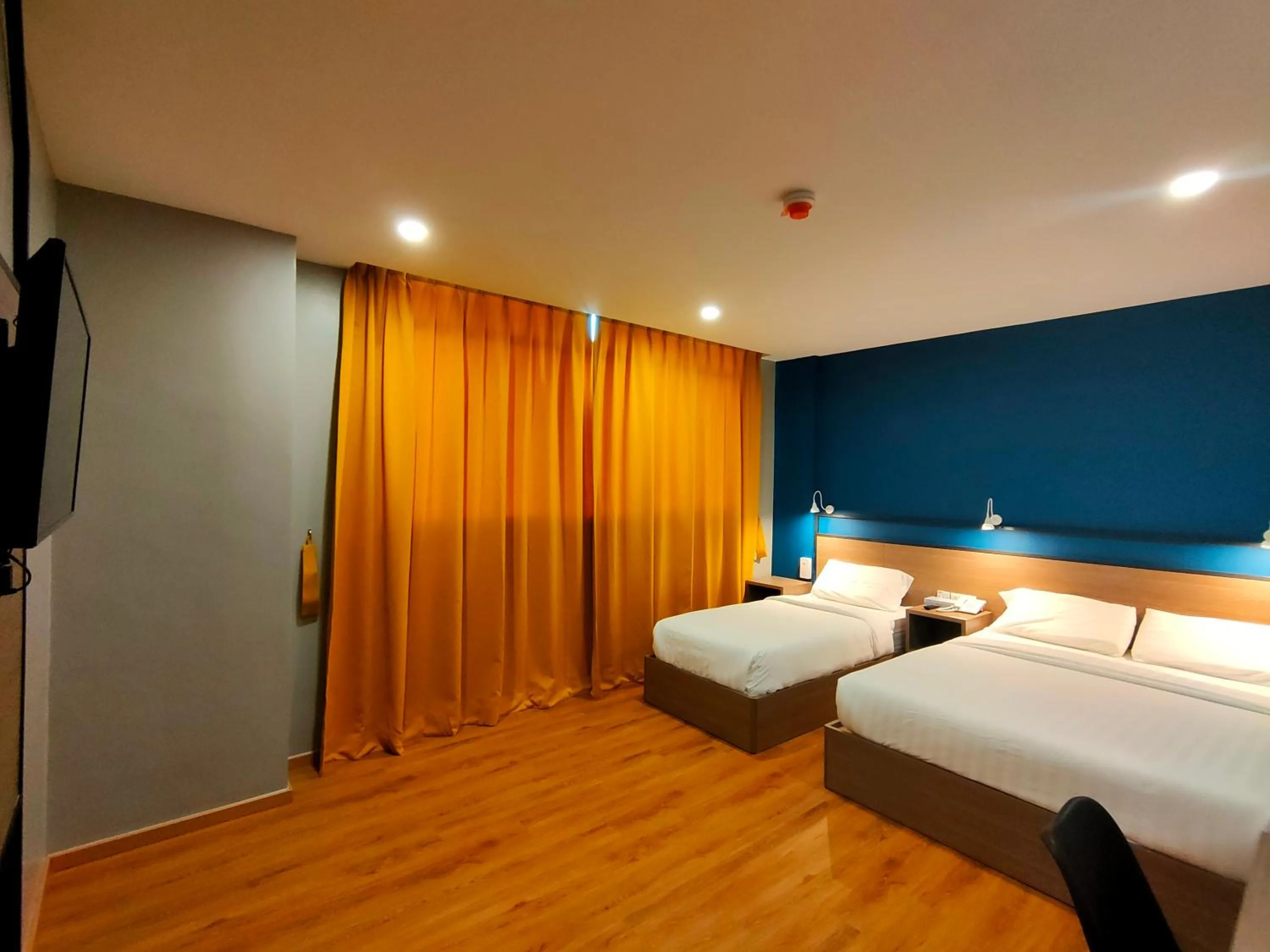 Photo of the whole room, Bed in Uptown Hotel