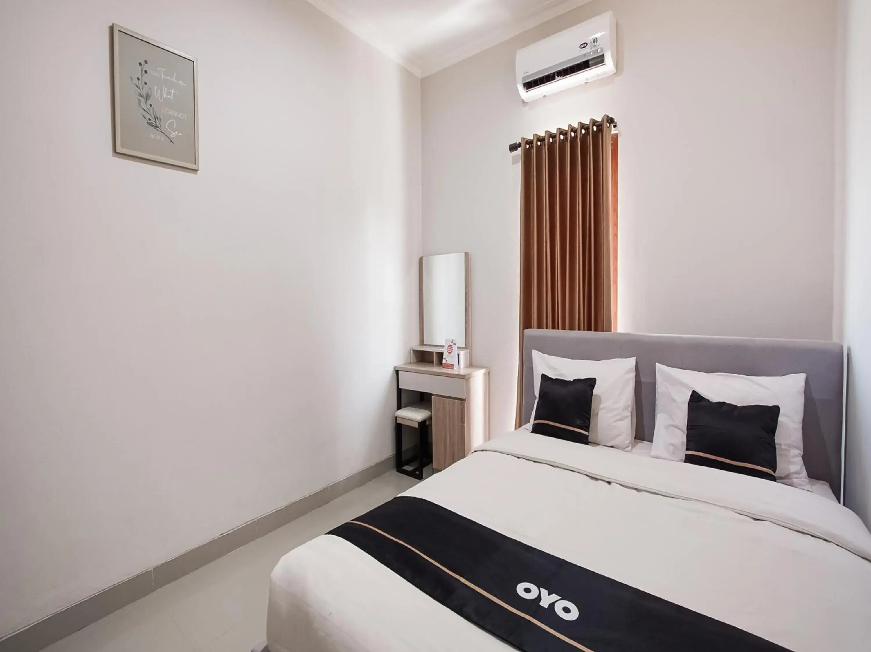 Bedroom in OYO 3935 Artha Ambarukmo Exclusive