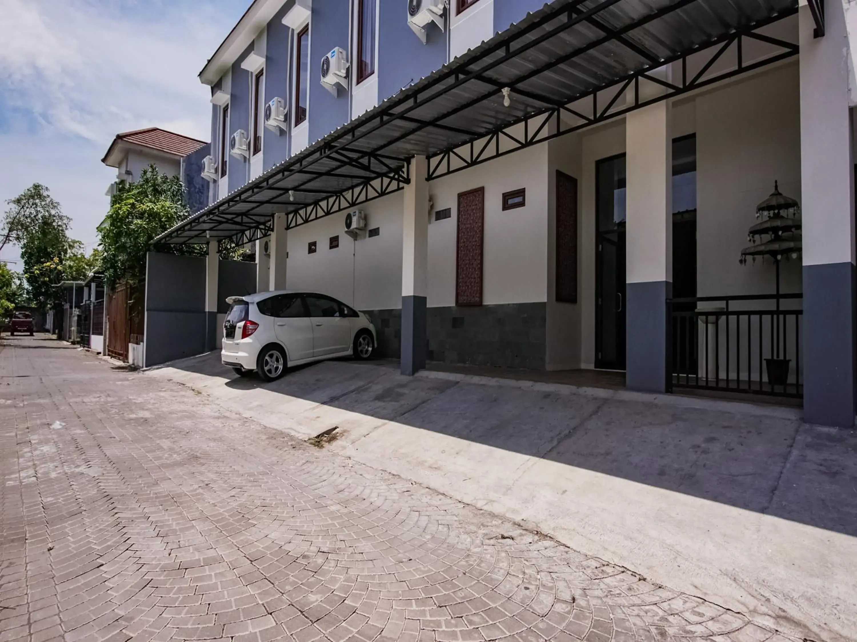 Facade/entrance, Property Building in OYO 3935 Artha Ambarukmo Exclusive