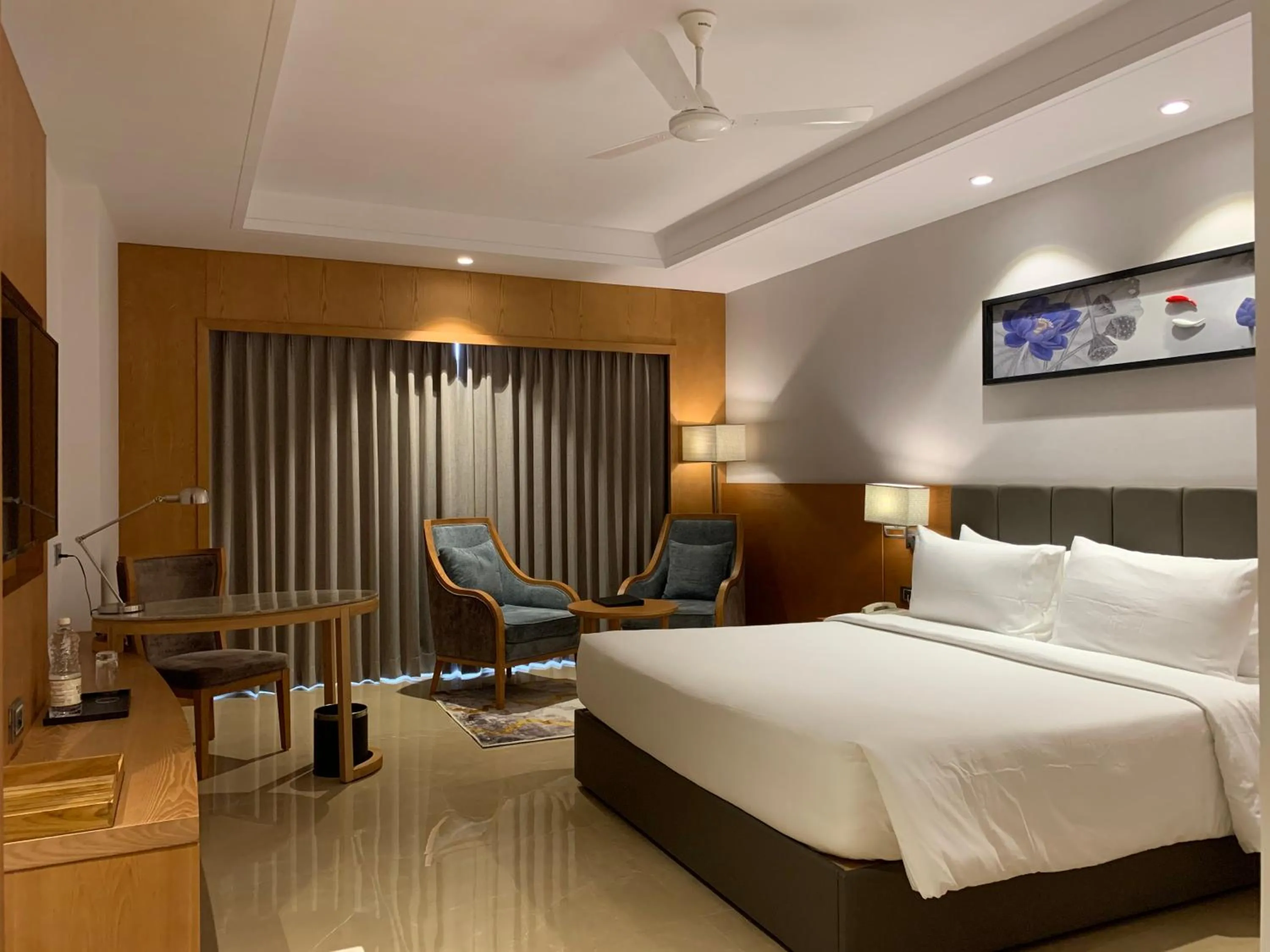 Bedroom, Bed in Lemon Tree Premier, Dwarka