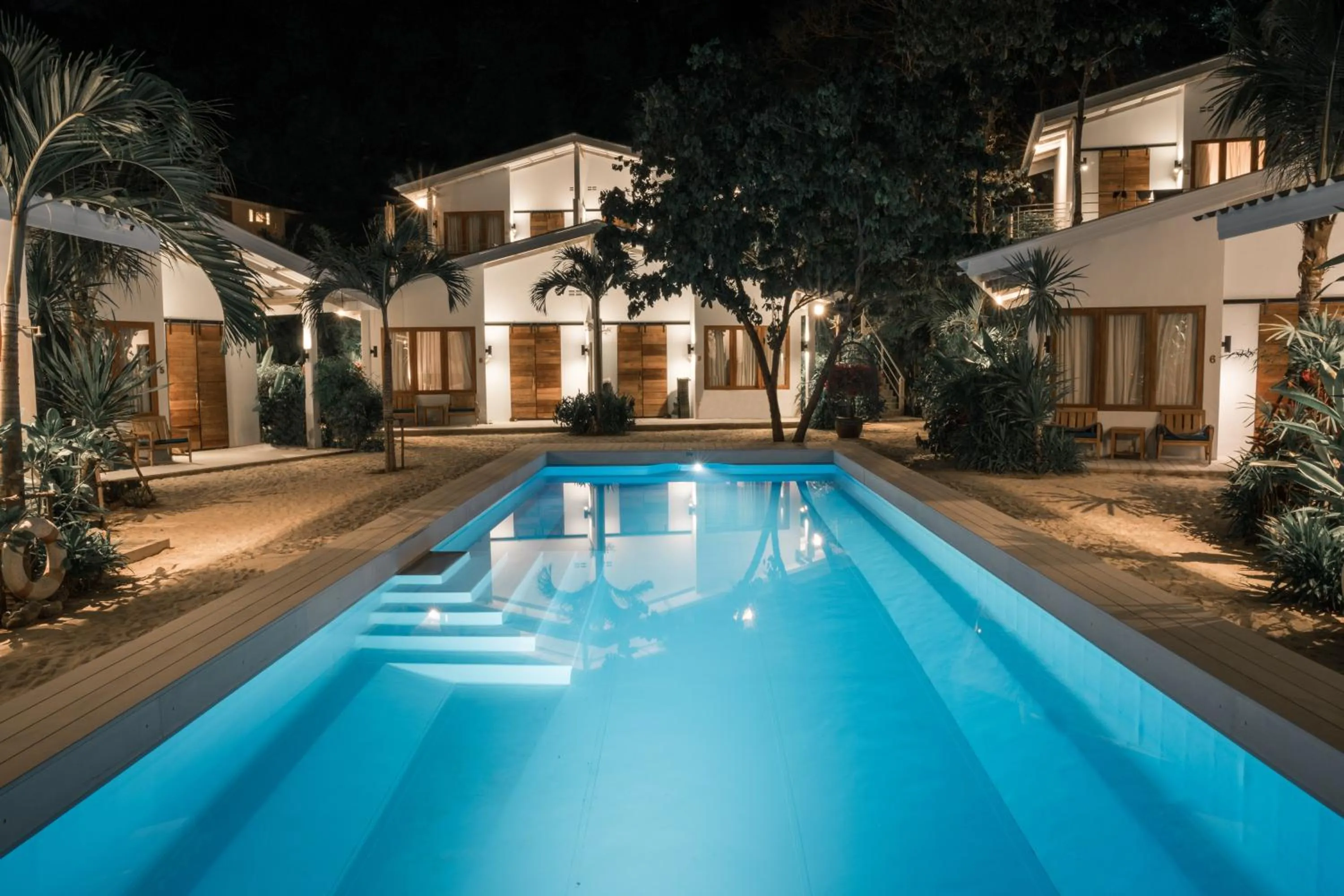 Swimming pool in The Mooring Resort