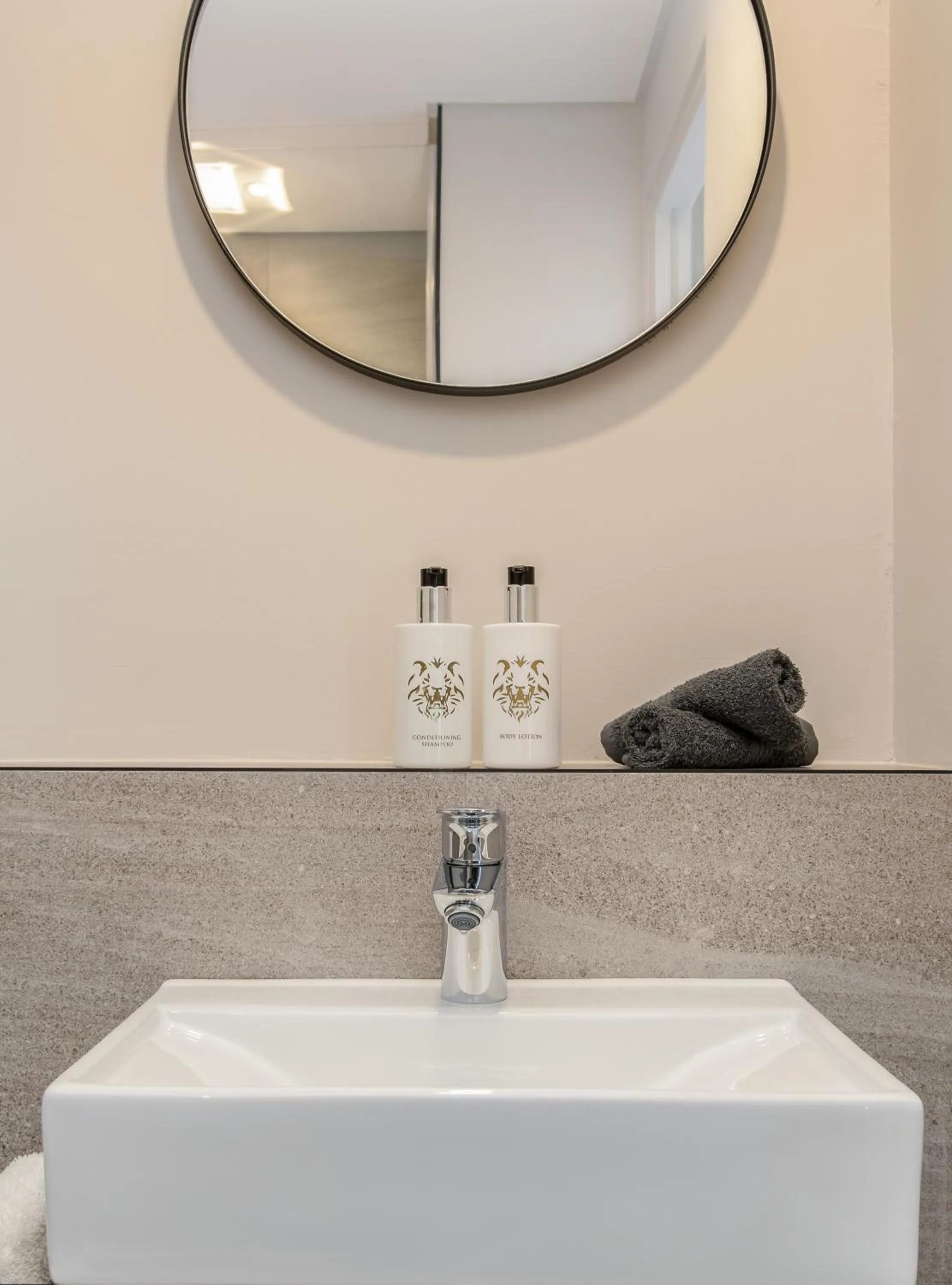 Bathroom in Kloof Street Hotel - Lion Roars Hotels & Lodges