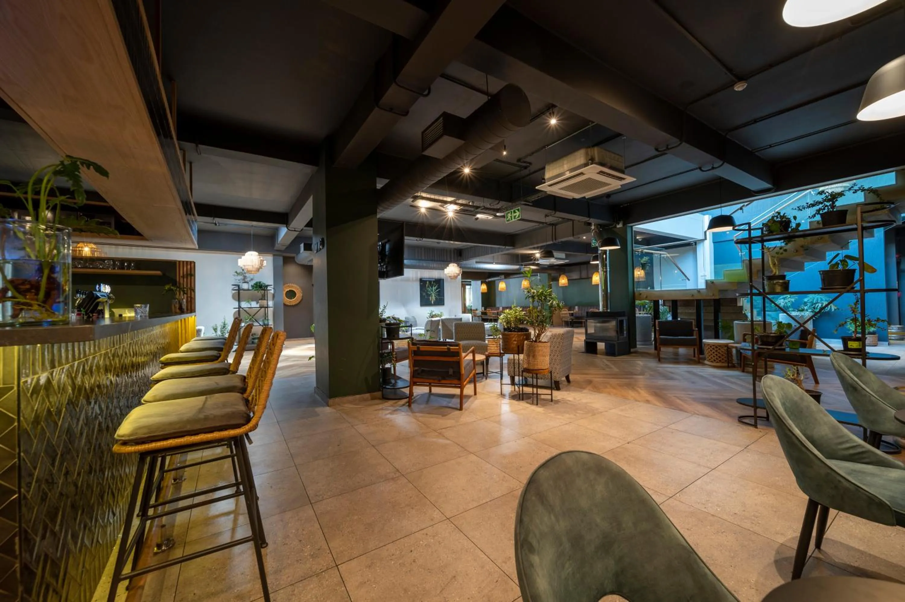 Communal lounge/ TV room in Kloof Street Hotel - Lion Roars Hotels & Lodges
