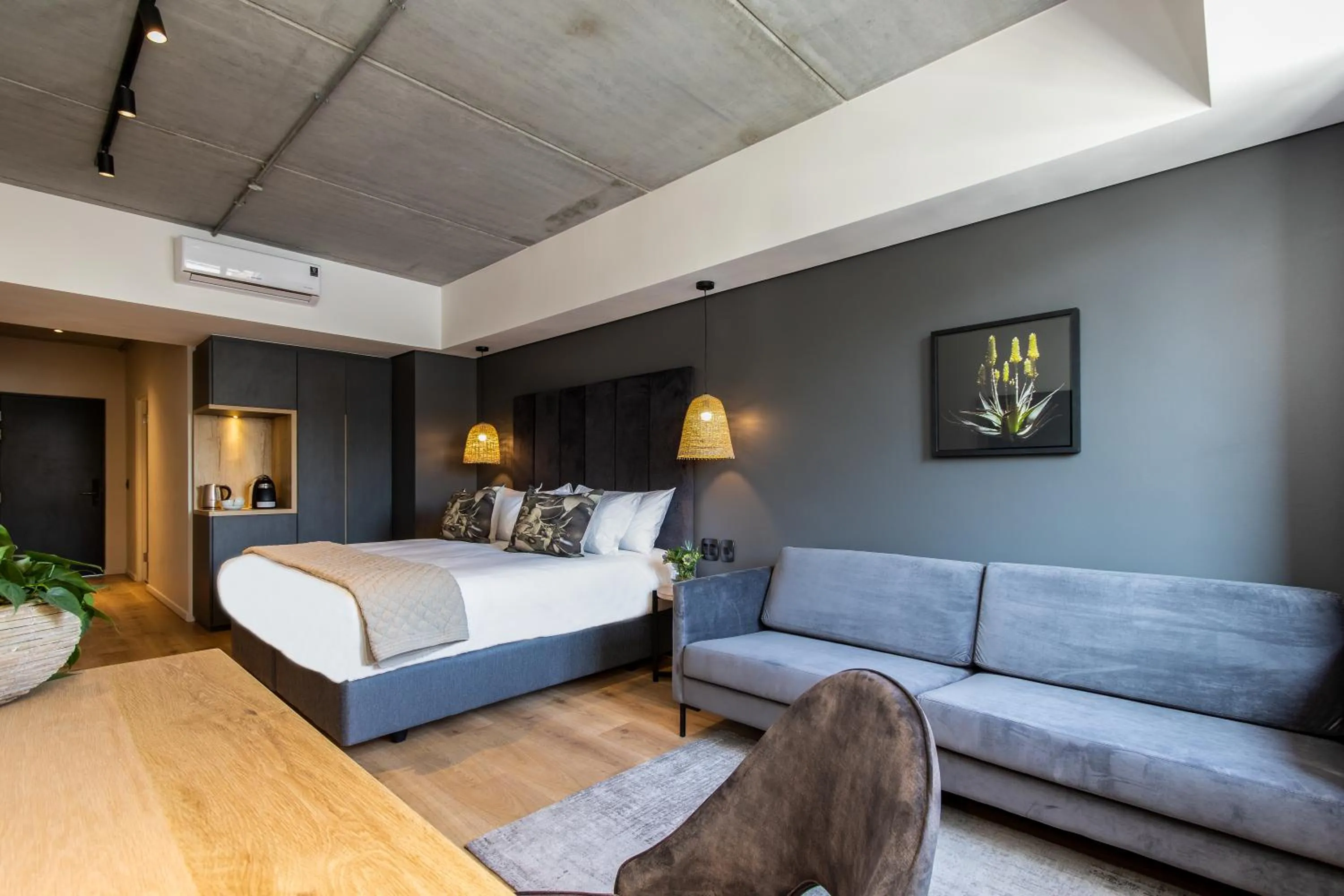Bed in Kloof Street Hotel - Lion Roars Hotels & Lodges