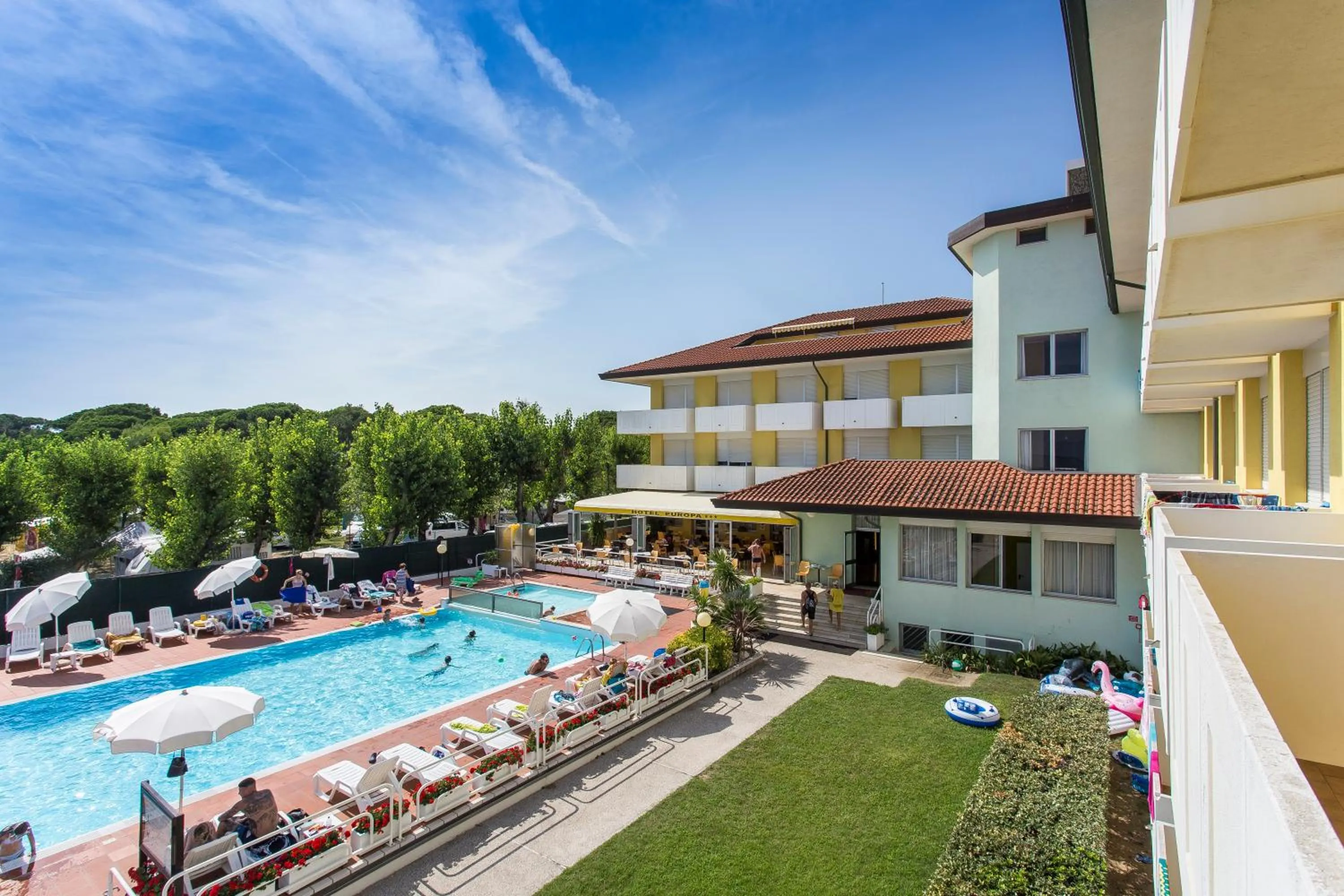 Pool view in Hotel Europa